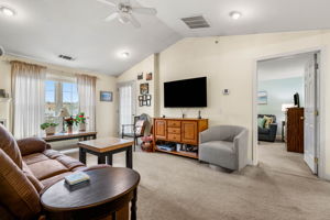 4 Crestview Cir, Londonderry, NH 03053, USA Photo 21