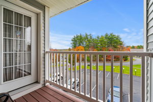 4 Crestview Cir, Londonderry, NH 03053, USA Photo 32