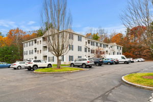 4 Crestview Cir, Londonderry, NH 03053, USA Photo 0