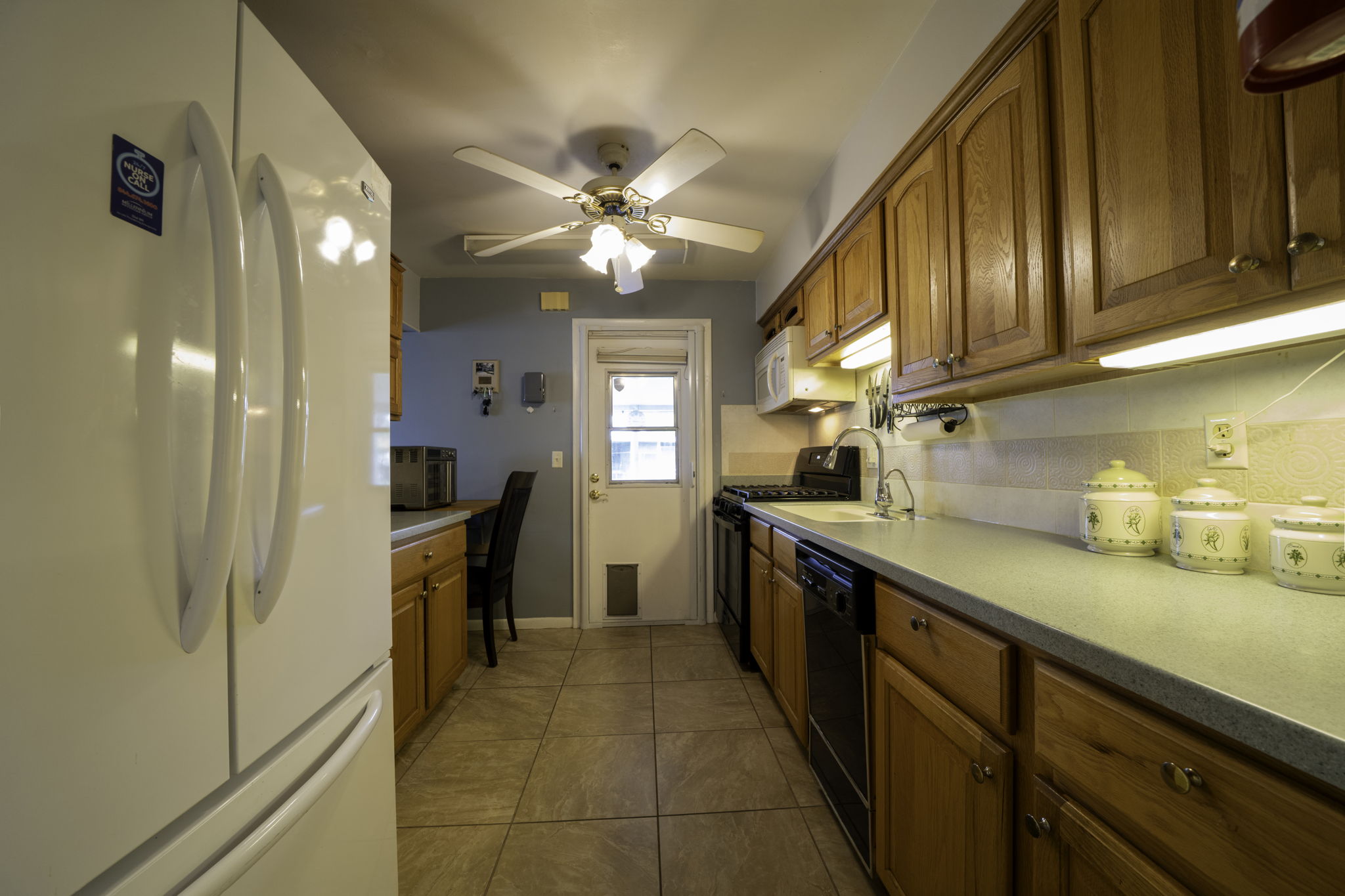  Photo 8