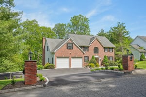 Logans Way-1305-003.jpg