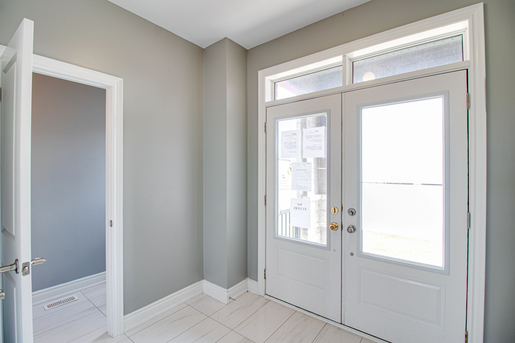 4 Middleton Dr Wasaga Beach, ON L9Z 1J9