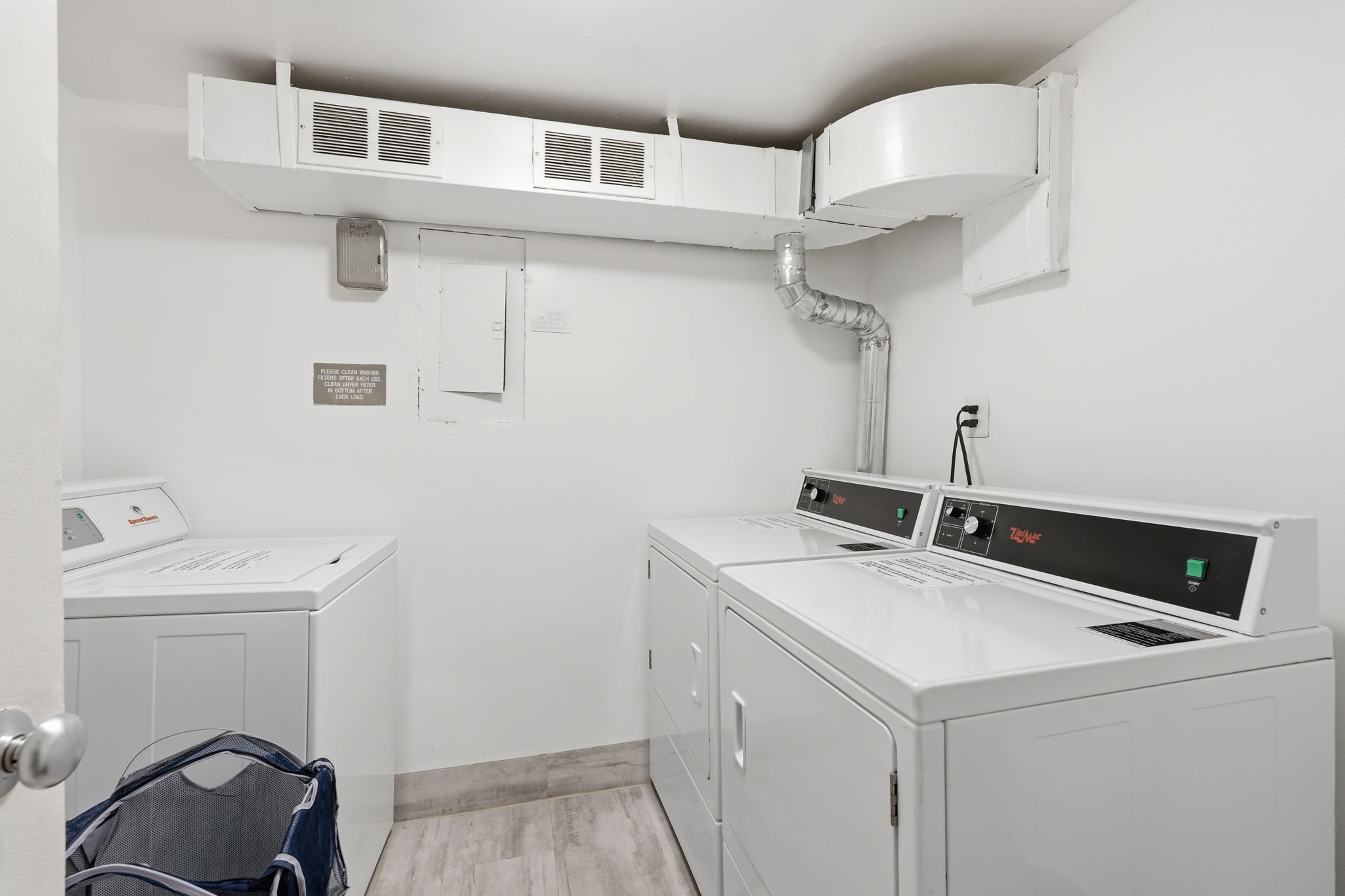 Laundry Center (Per each Floor)
