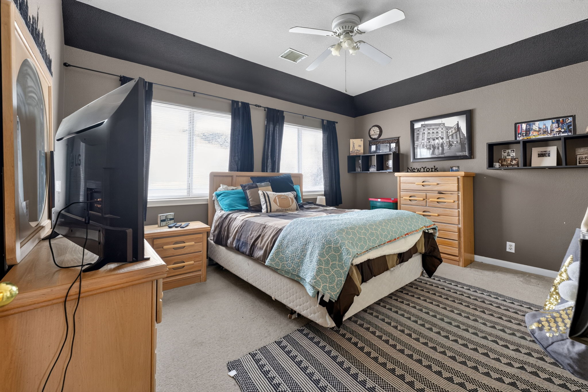  Photo 33