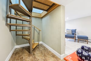 Orange Dr-S1007-024.jpg