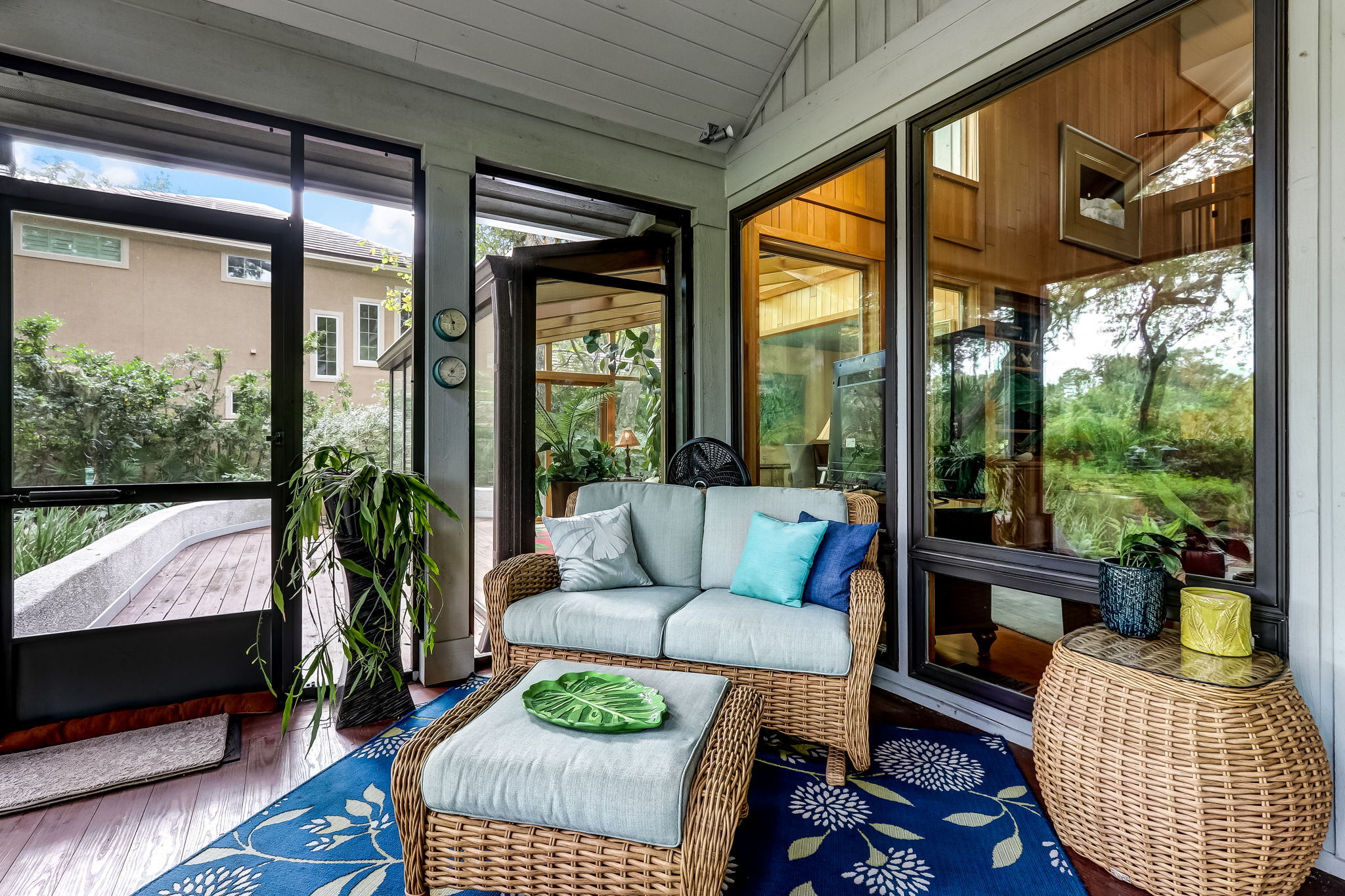 Screened-in Porch