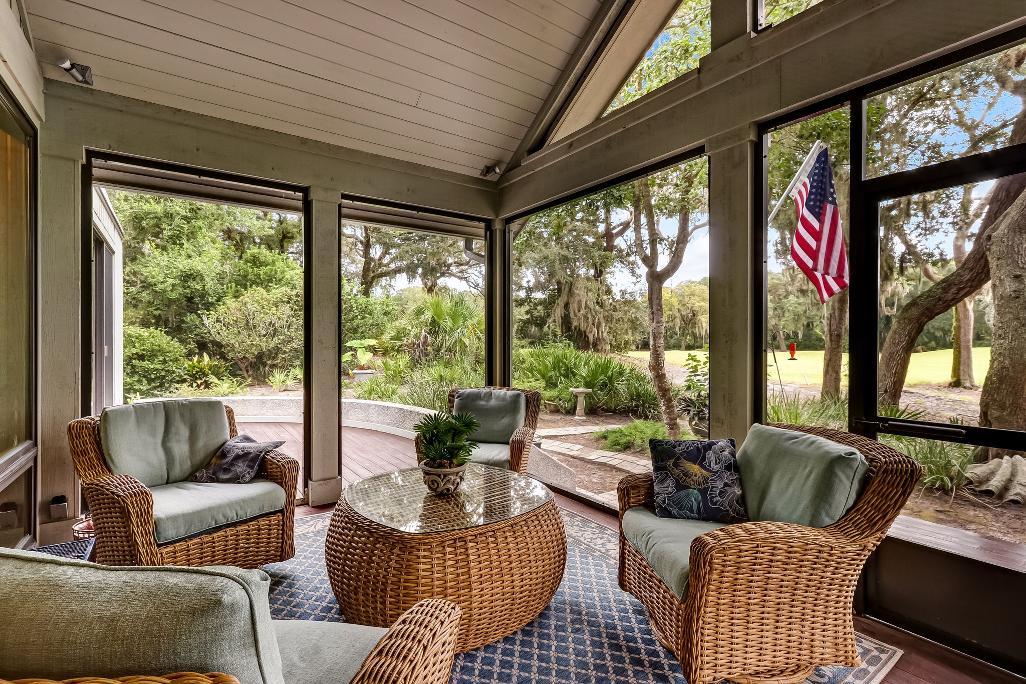Screened-in Porch