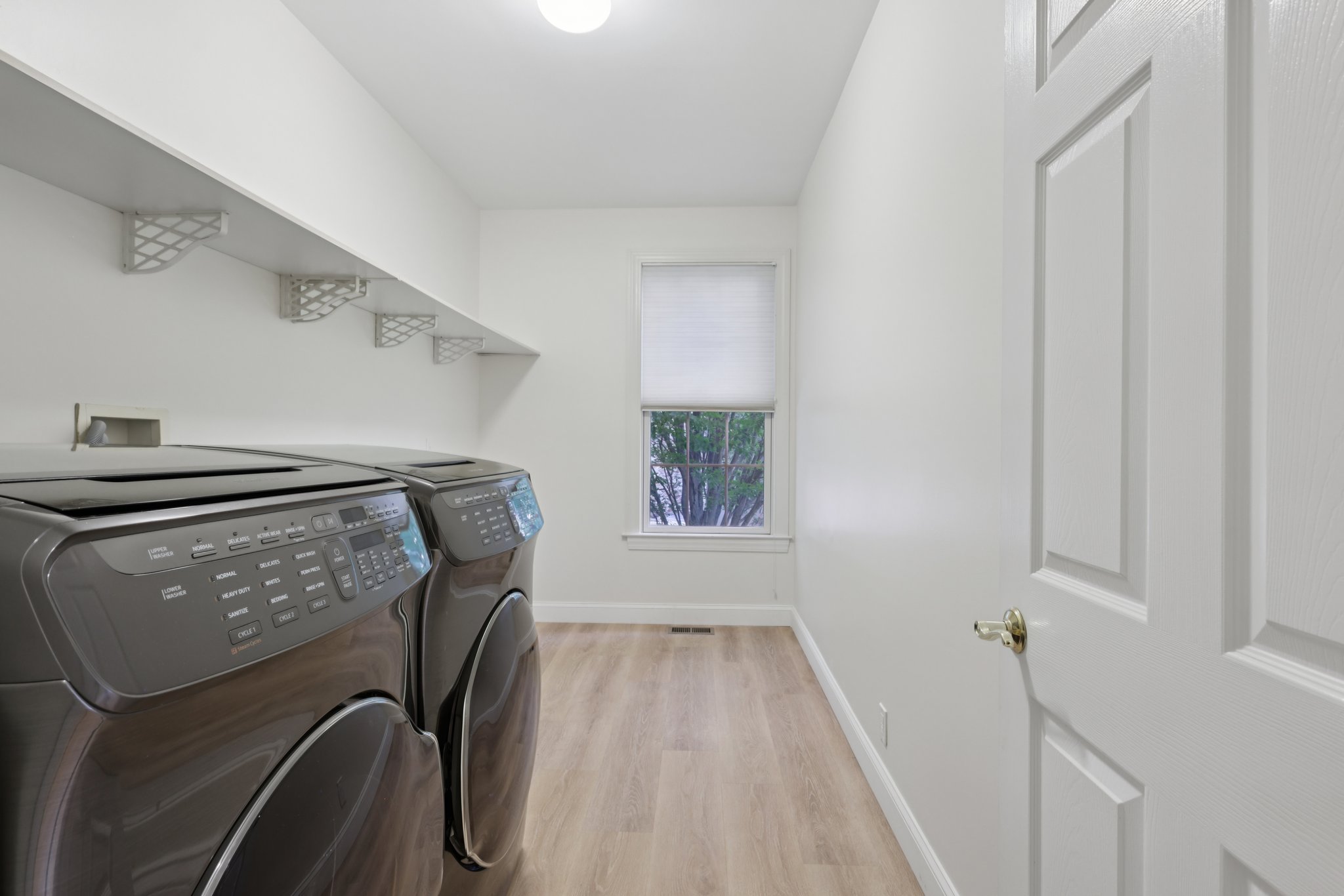 Point View-S3008-026.jpg