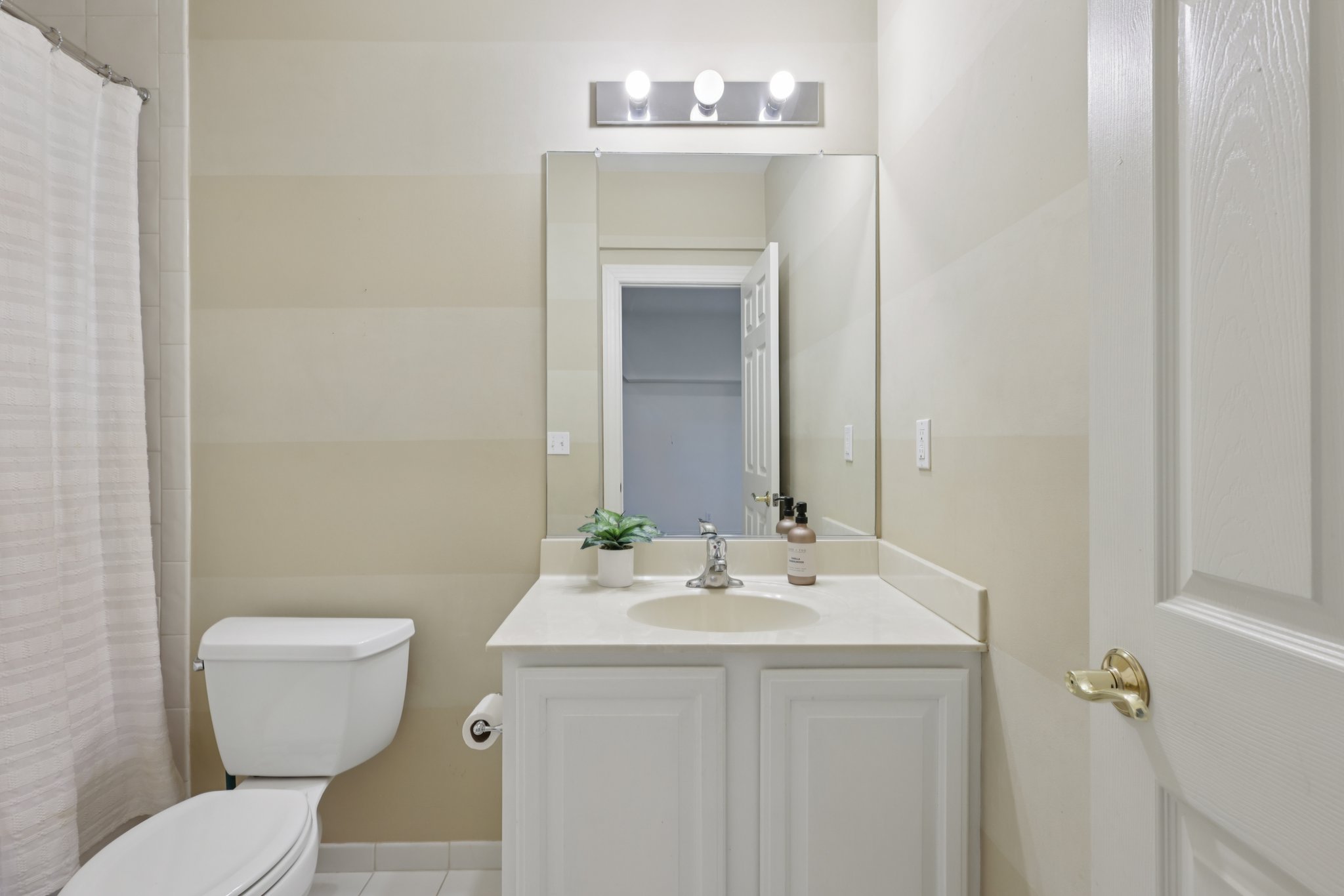 Point View-S3008-027.jpg