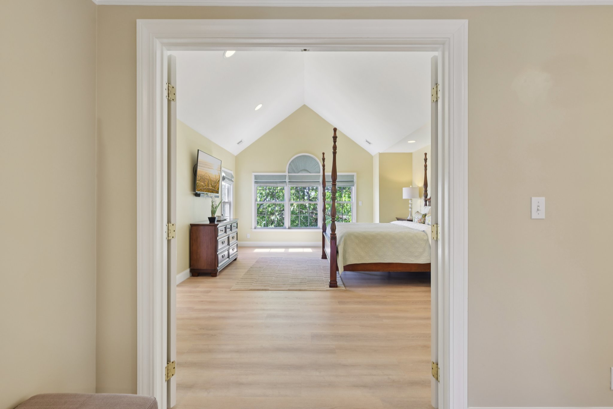 Point View-S3008-033.jpg