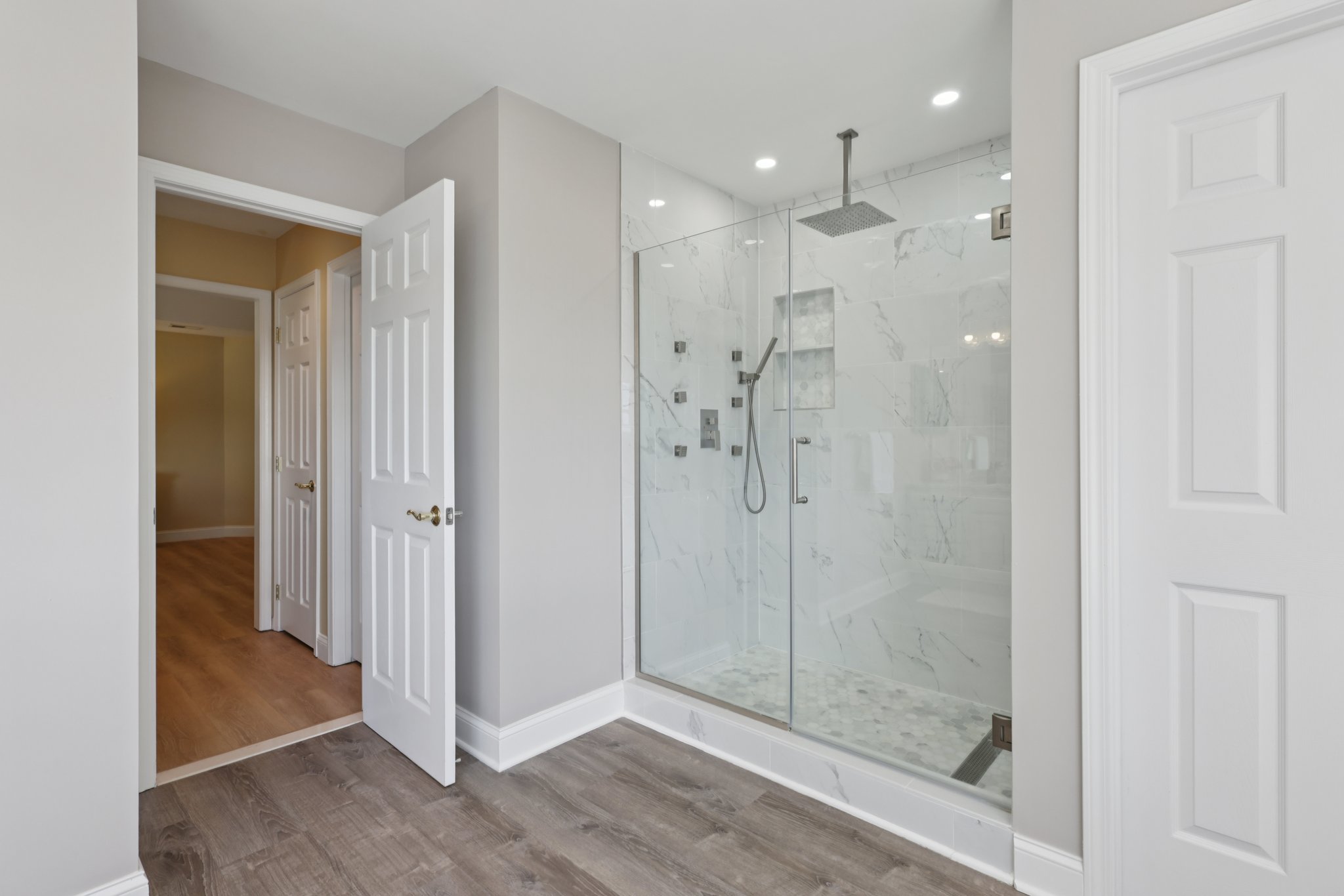 Point View-S3008-044.jpg