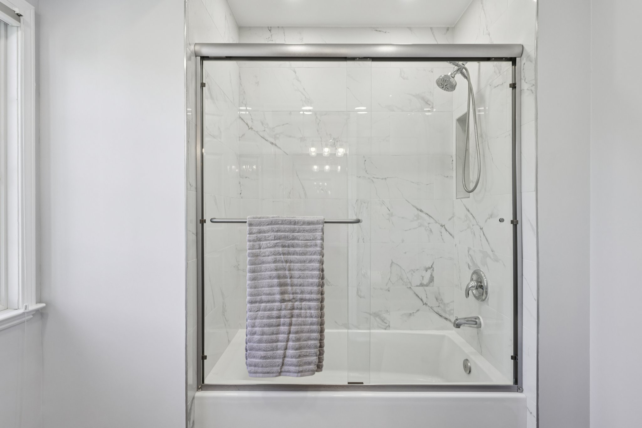 Point View-S3008-051.jpg