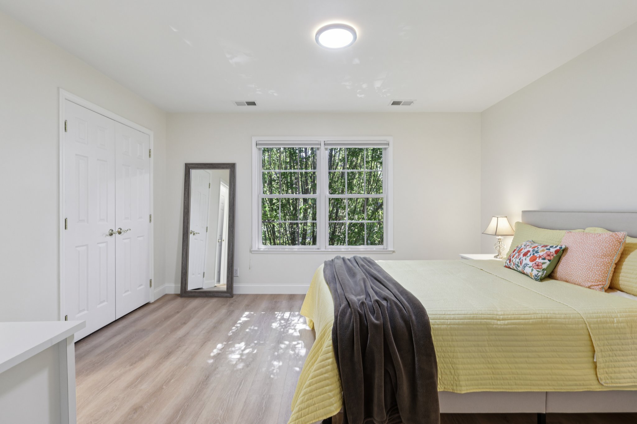 Point View-S3008-053.jpg