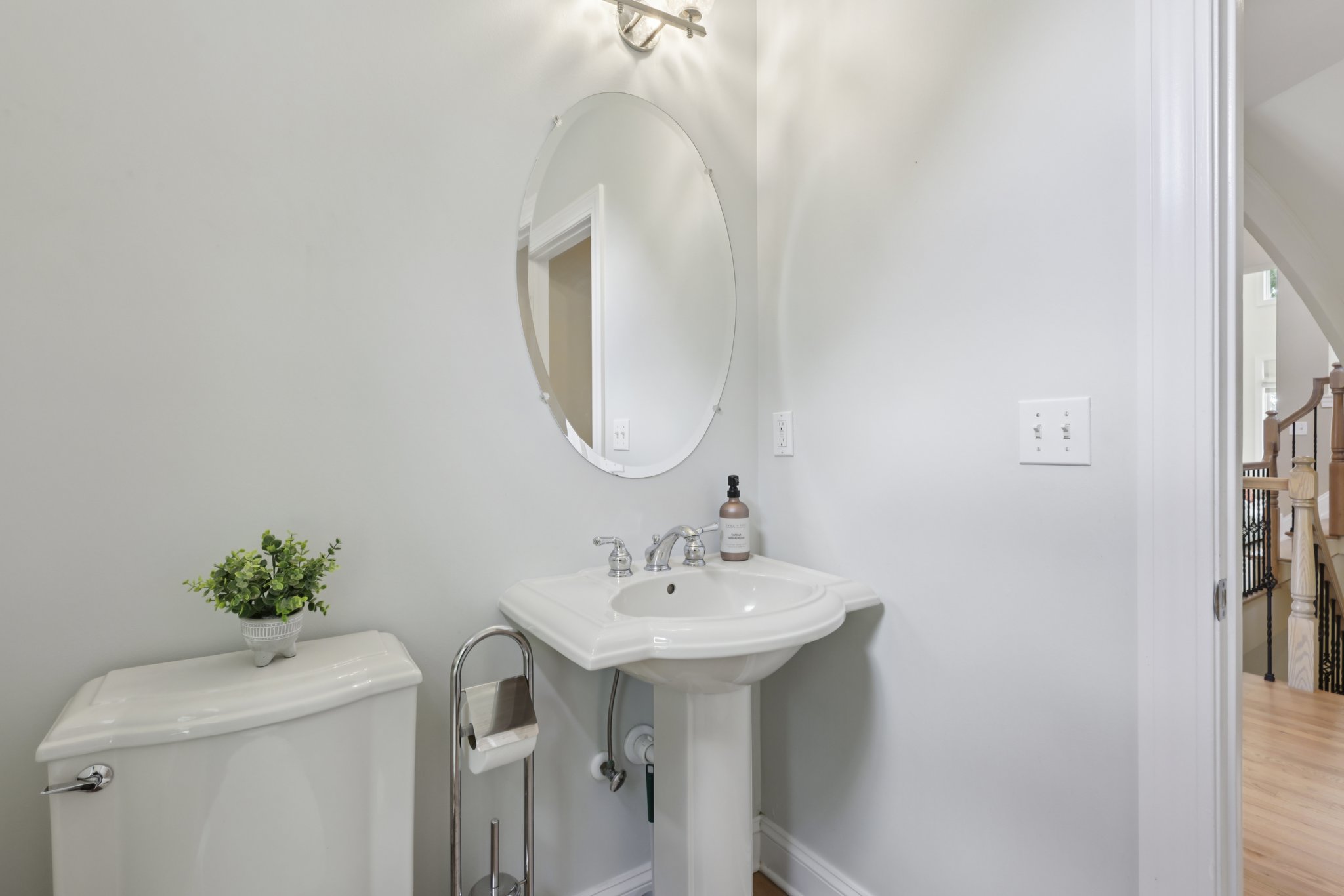 Point View-S3008-057.jpg