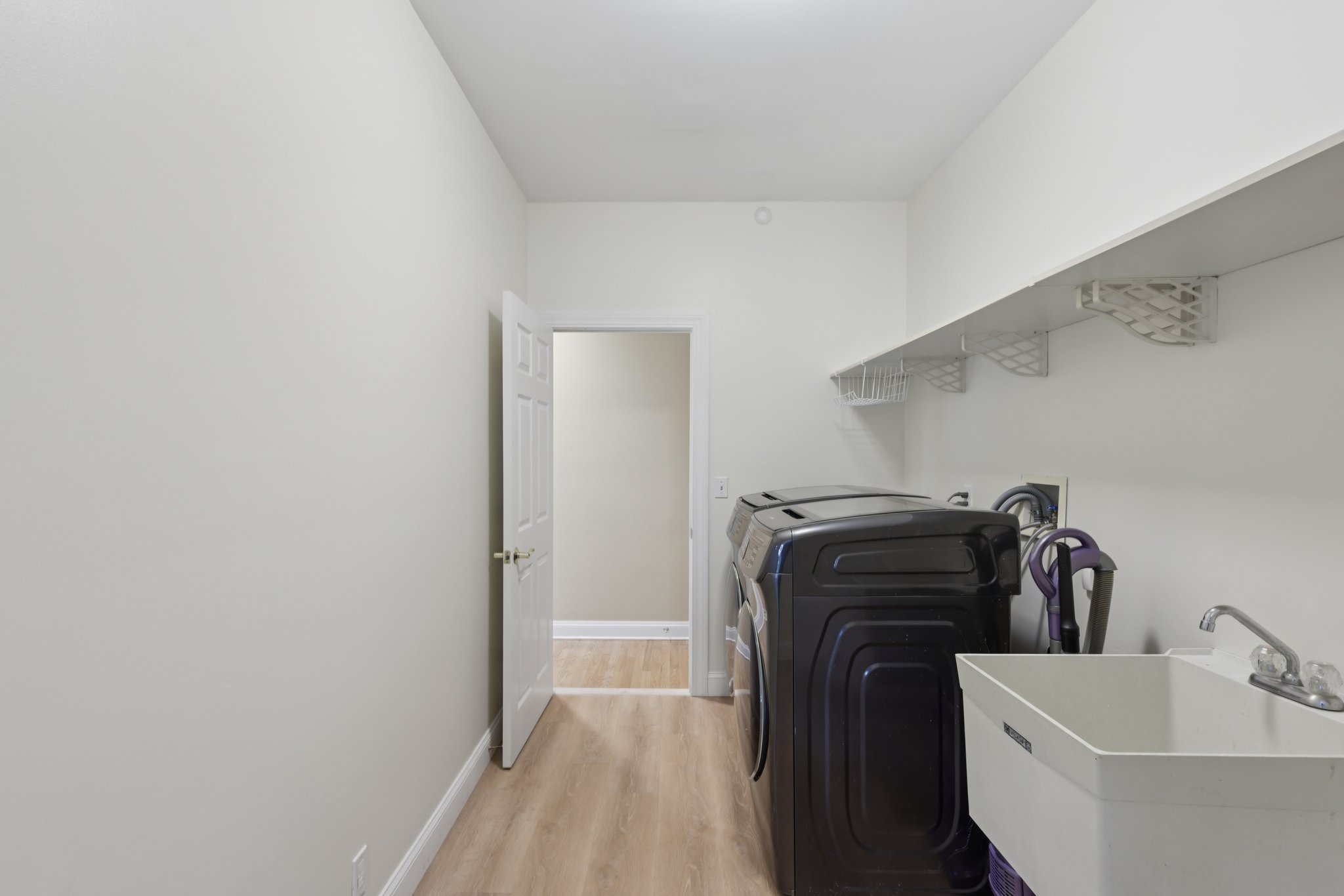 Point View-S3008-058.jpg