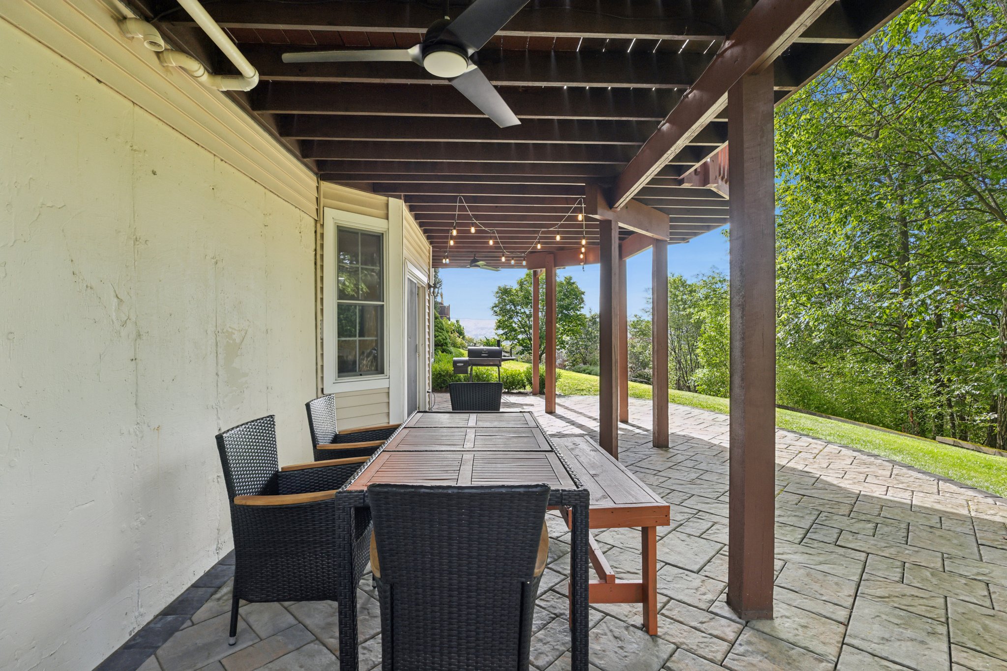 Point View-S3008-070.jpg