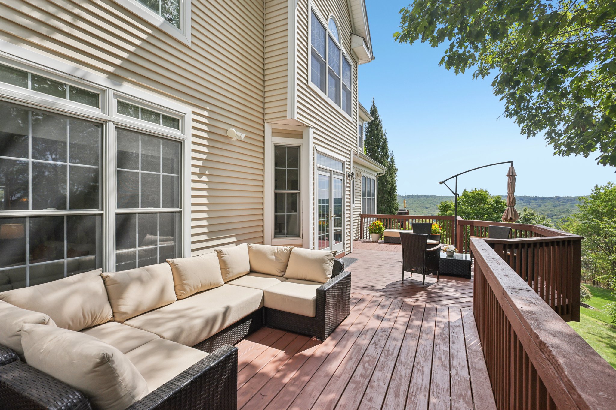 Point View-S3008-075.jpg