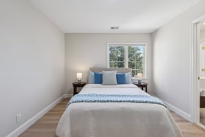 Point View-S3008-047.jpg