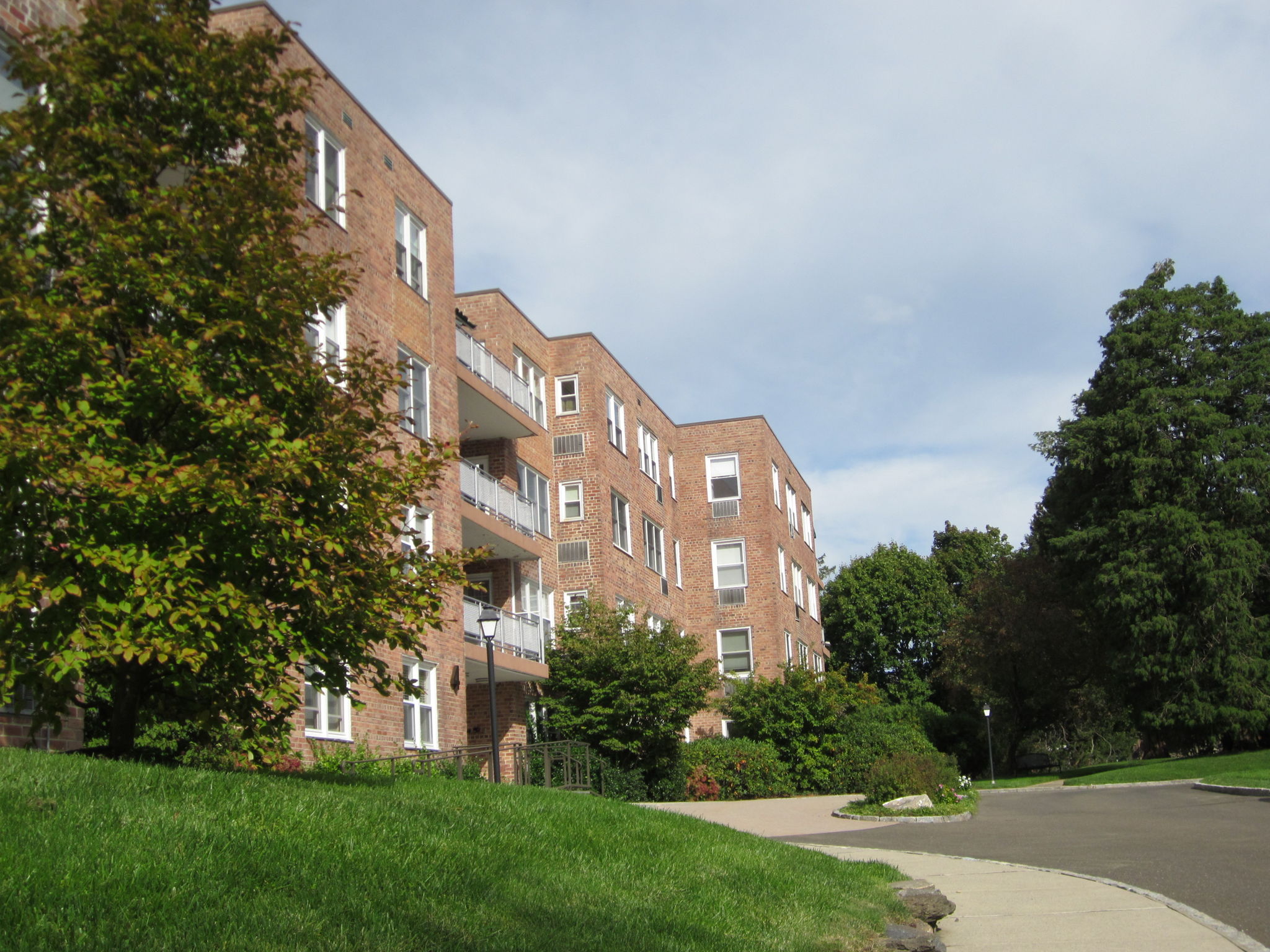 Putnam Hill Building #4 - Exterior Front