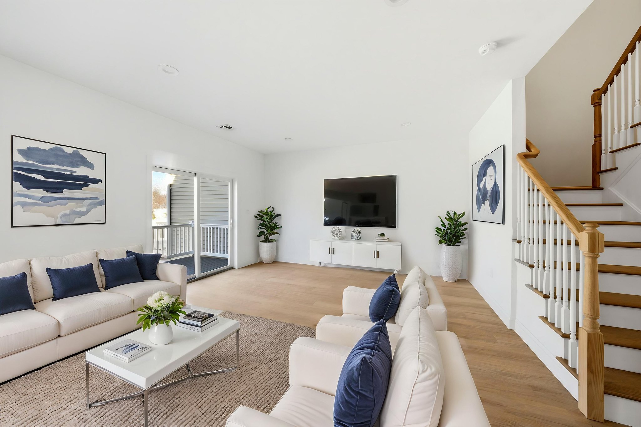 DSC02507 virtually staged.jpeg