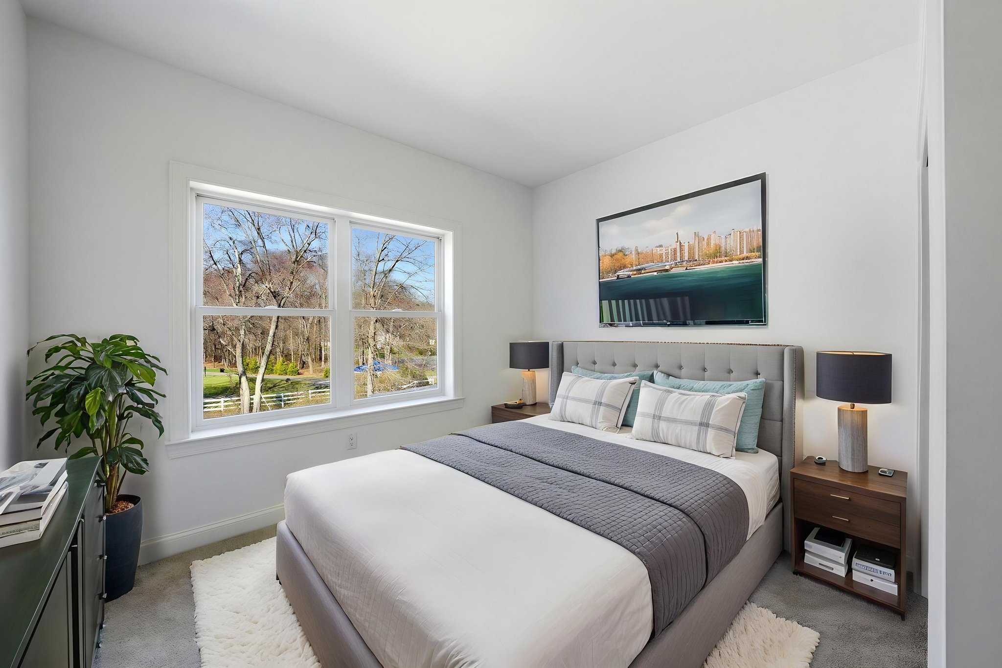 DSC02612 virtually staged.jpeg