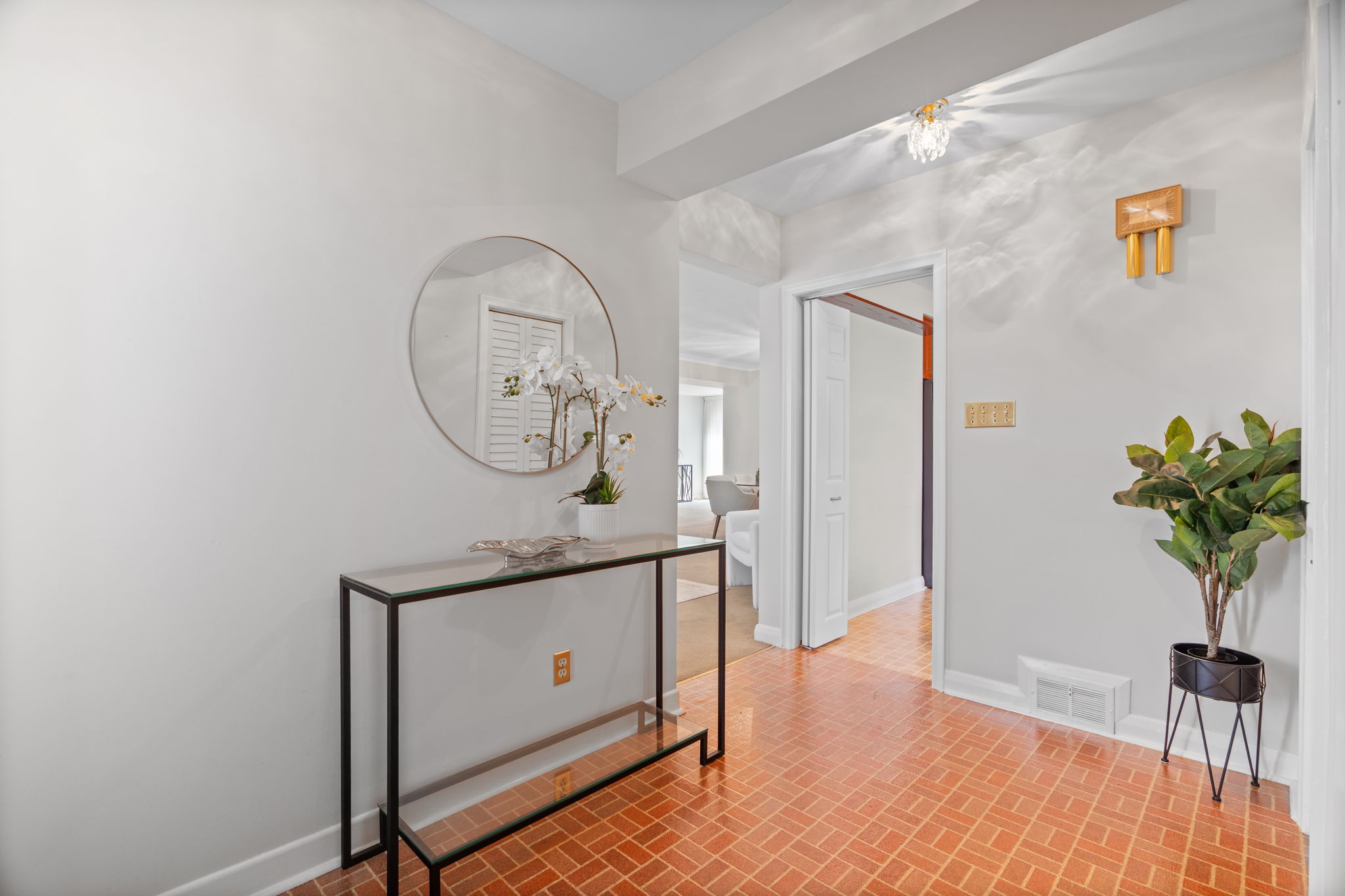 4 Ruscoe Crescent Toronto, ON M9P 1P3