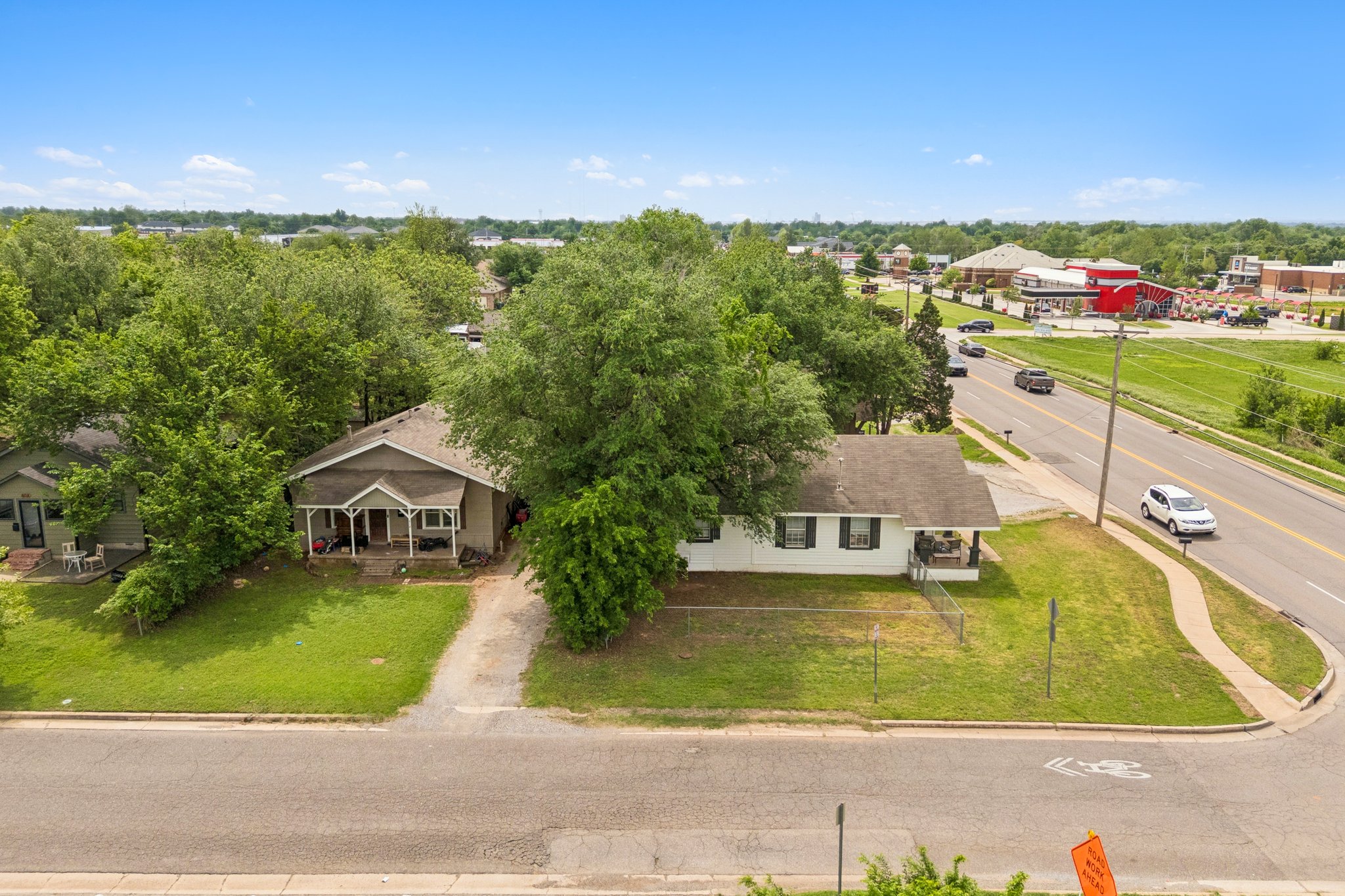 W Main St _ S Kelly Ave_004.jpg