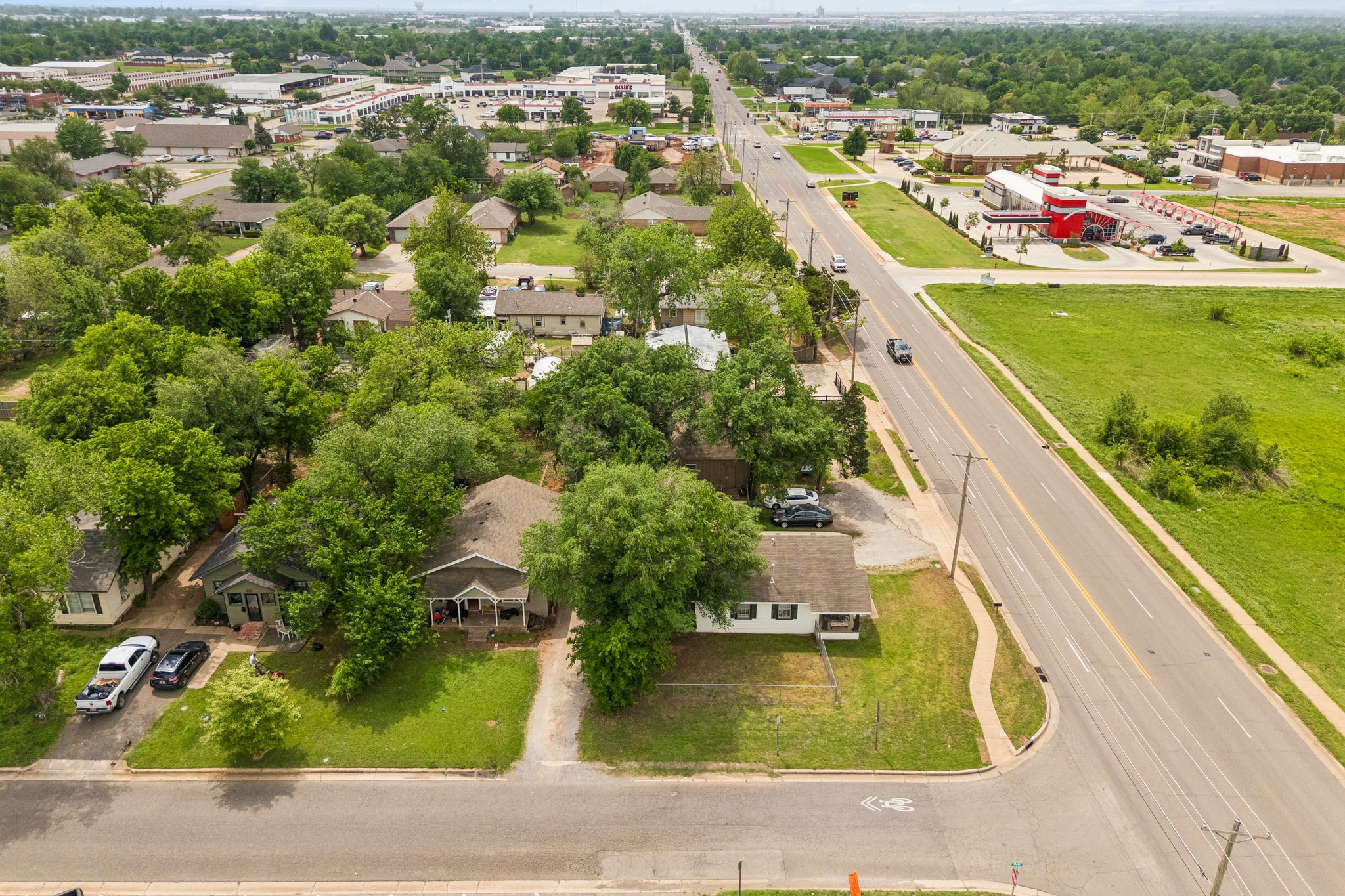 W Main St _ S Kelly Ave_009.jpg