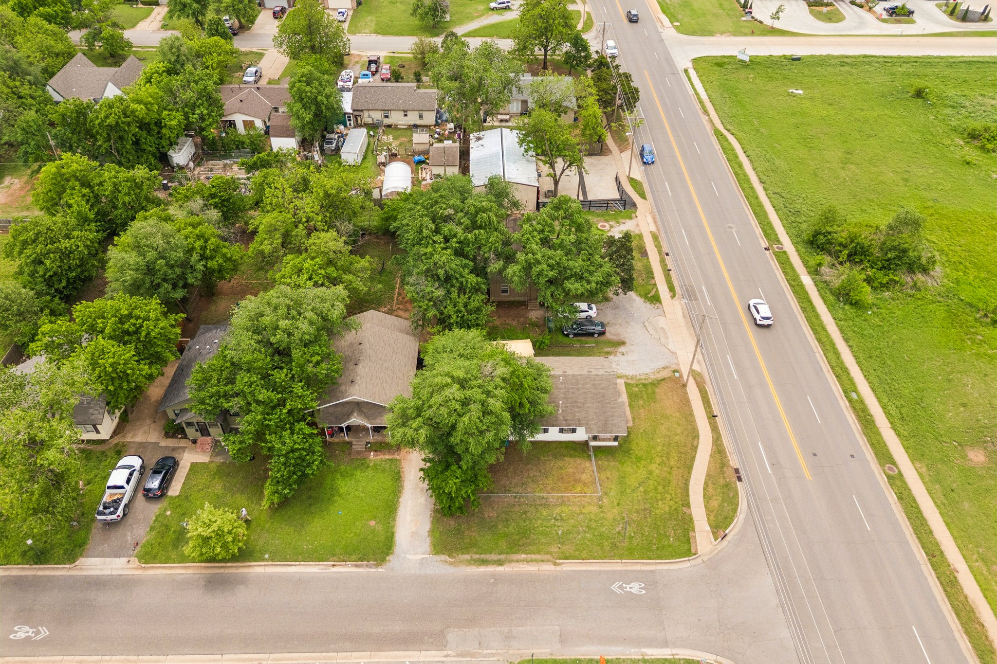 W Main St _ S Kelly Ave_012.jpg