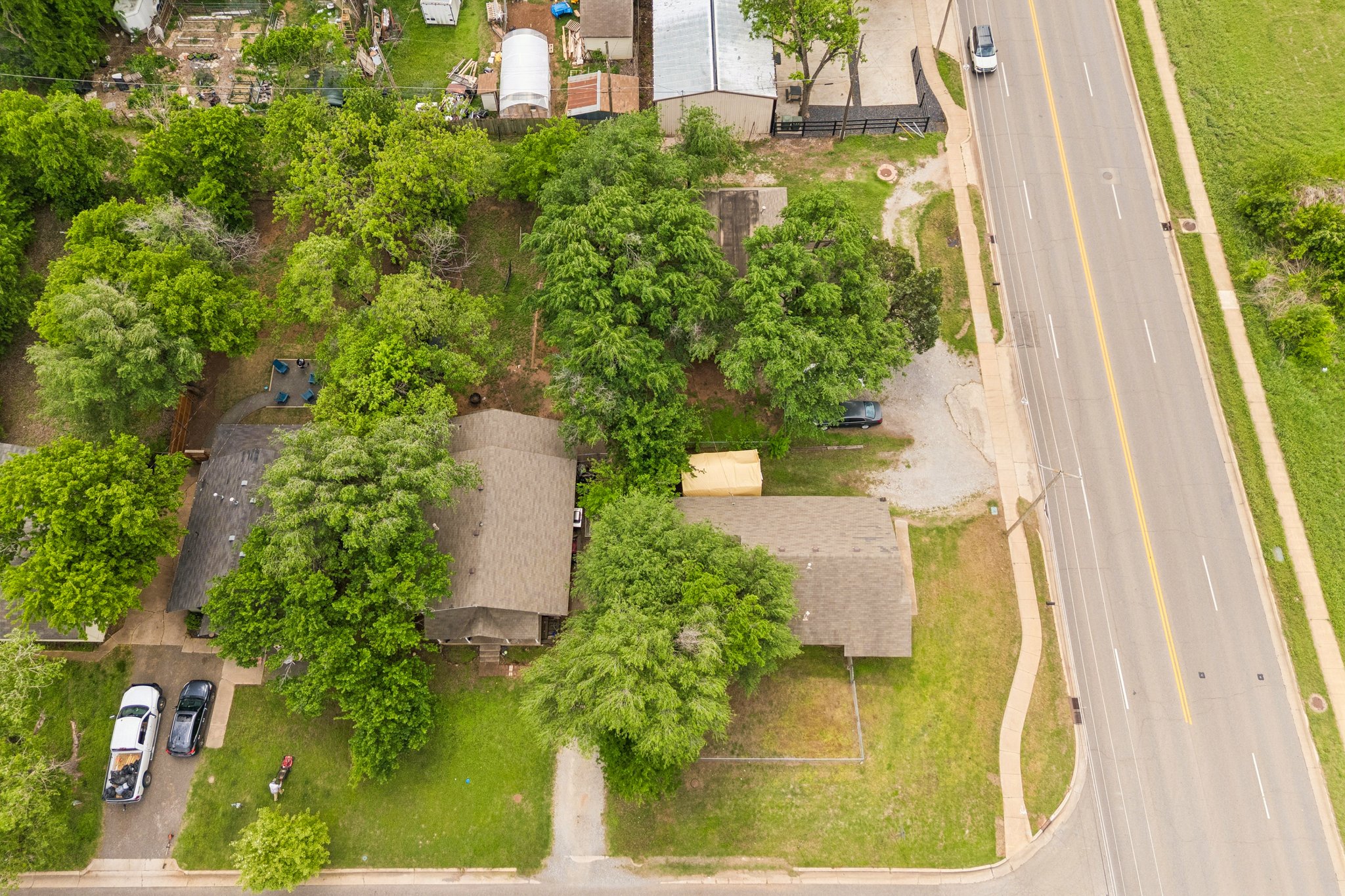 W Main St _ S Kelly Ave_014.jpg