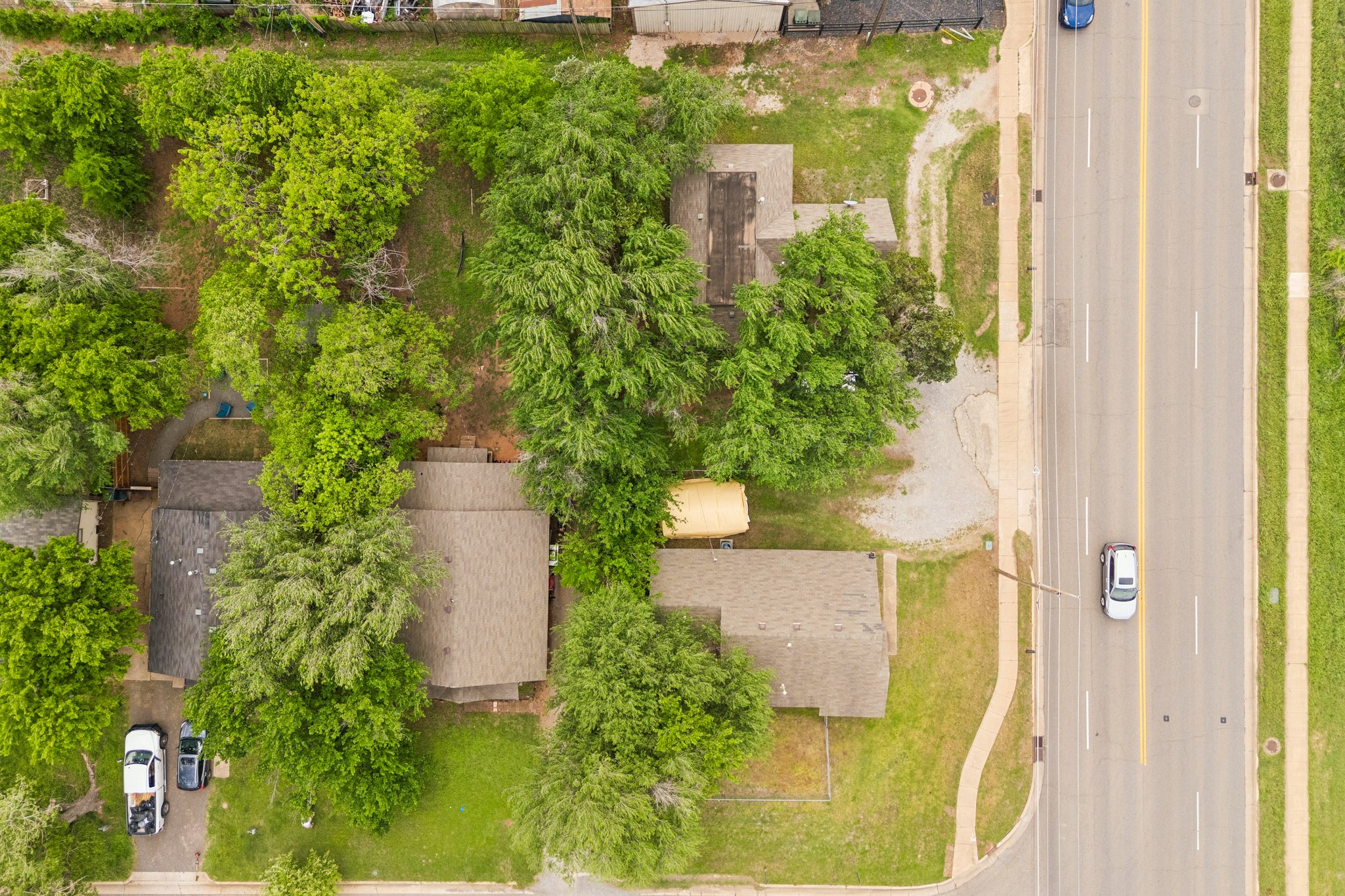 W Main St _ S Kelly Ave_015.jpg