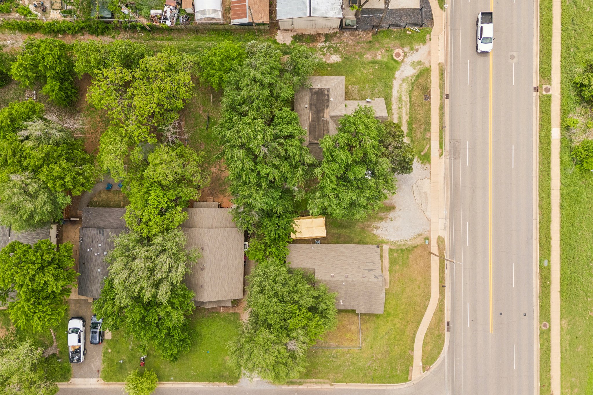 W Main St _ S Kelly Ave_016.jpg
