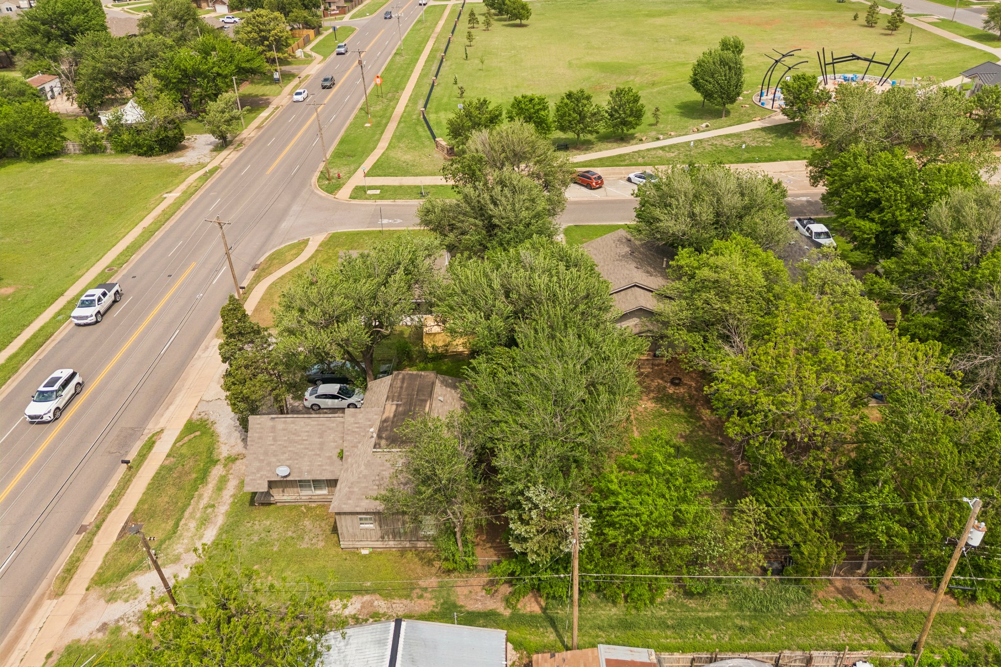 W Main St _ S Kelly Ave_017.jpg