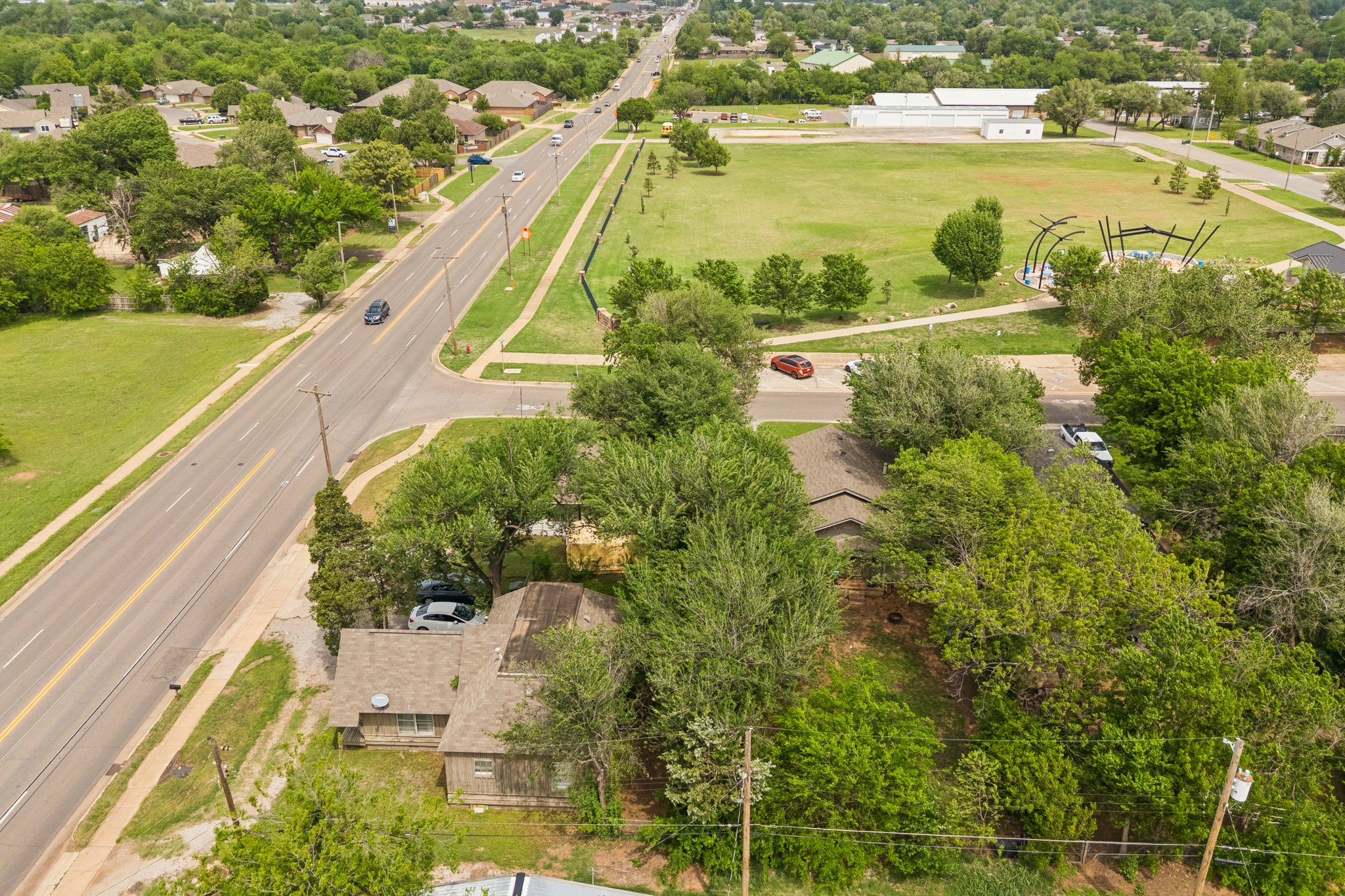 W Main St _ S Kelly Ave_018.jpg