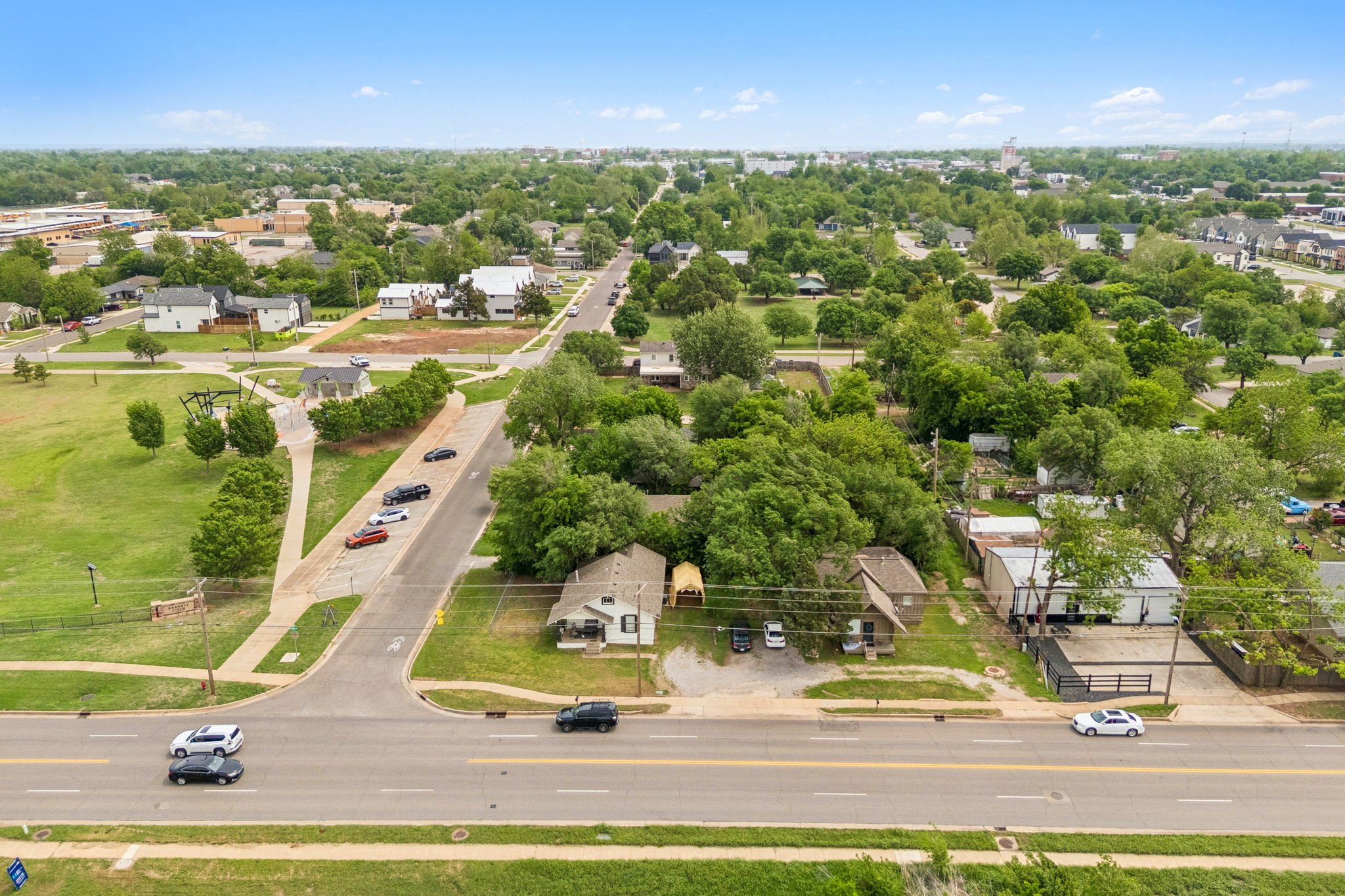 W Main St _ S Kelly Ave_035.jpg
