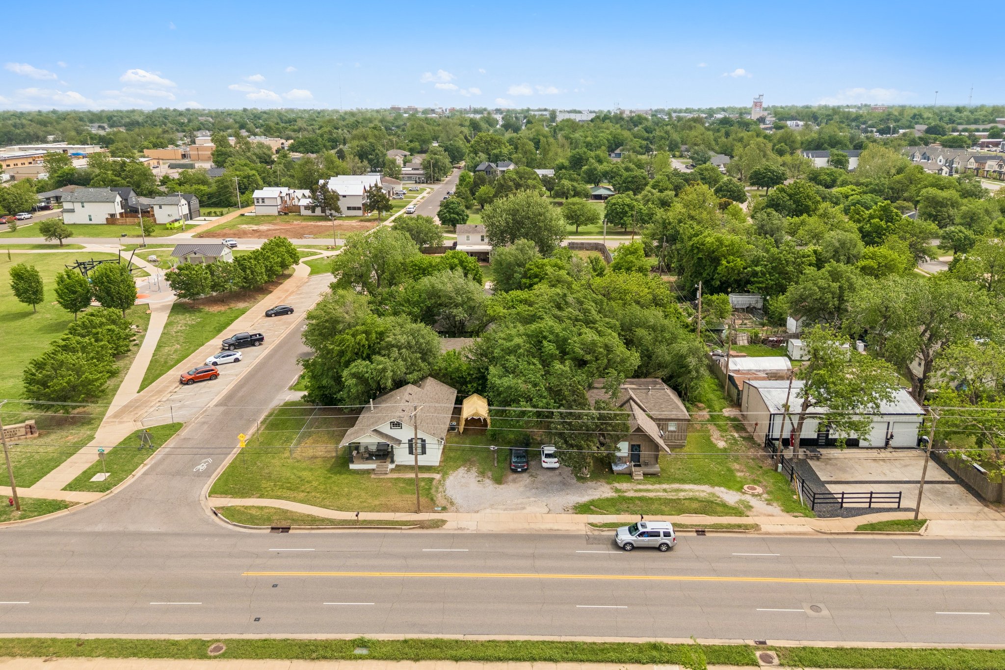 W Main St _ S Kelly Ave_036.jpg