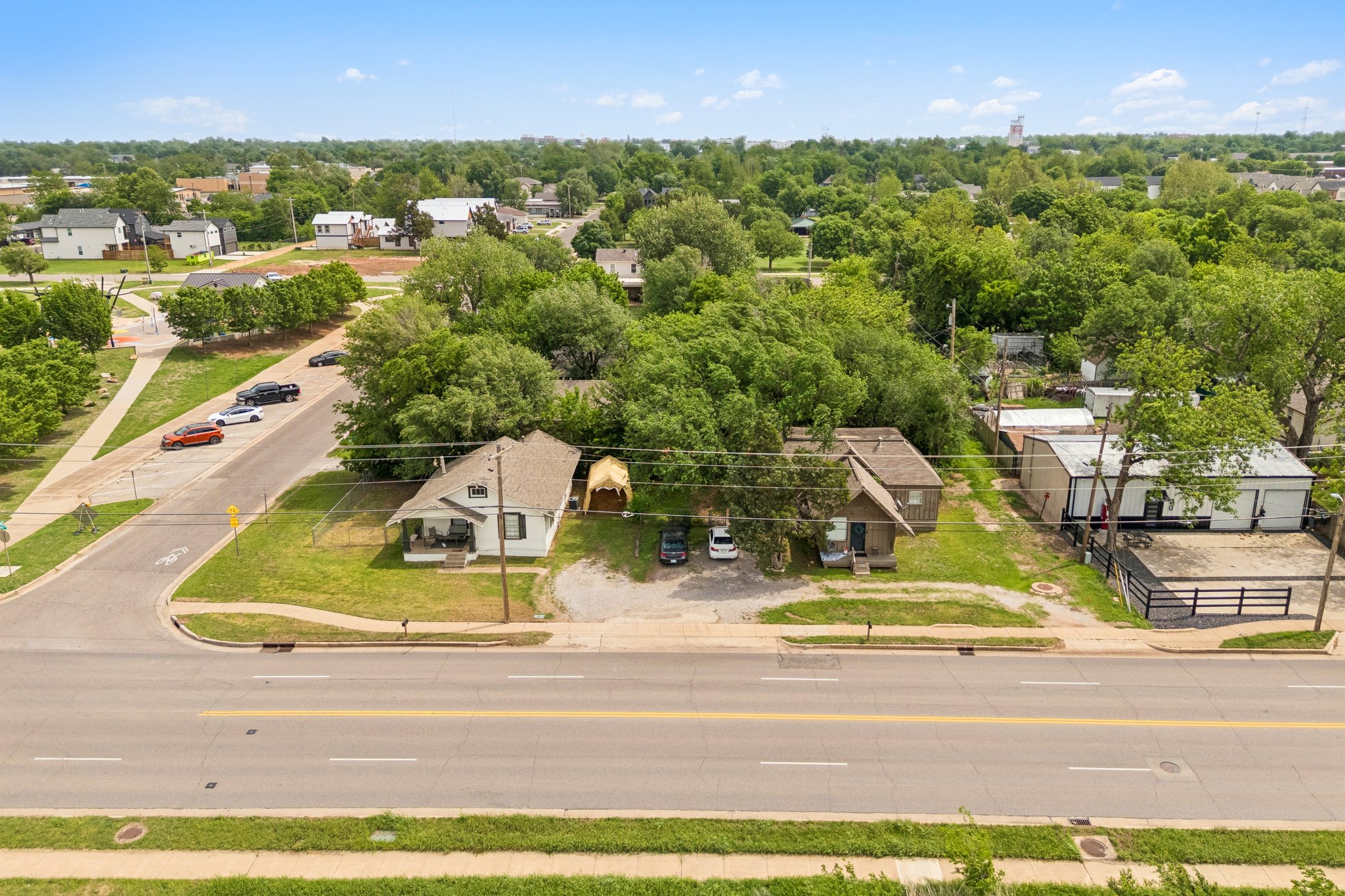 W Main St _ S Kelly Ave_037.jpg