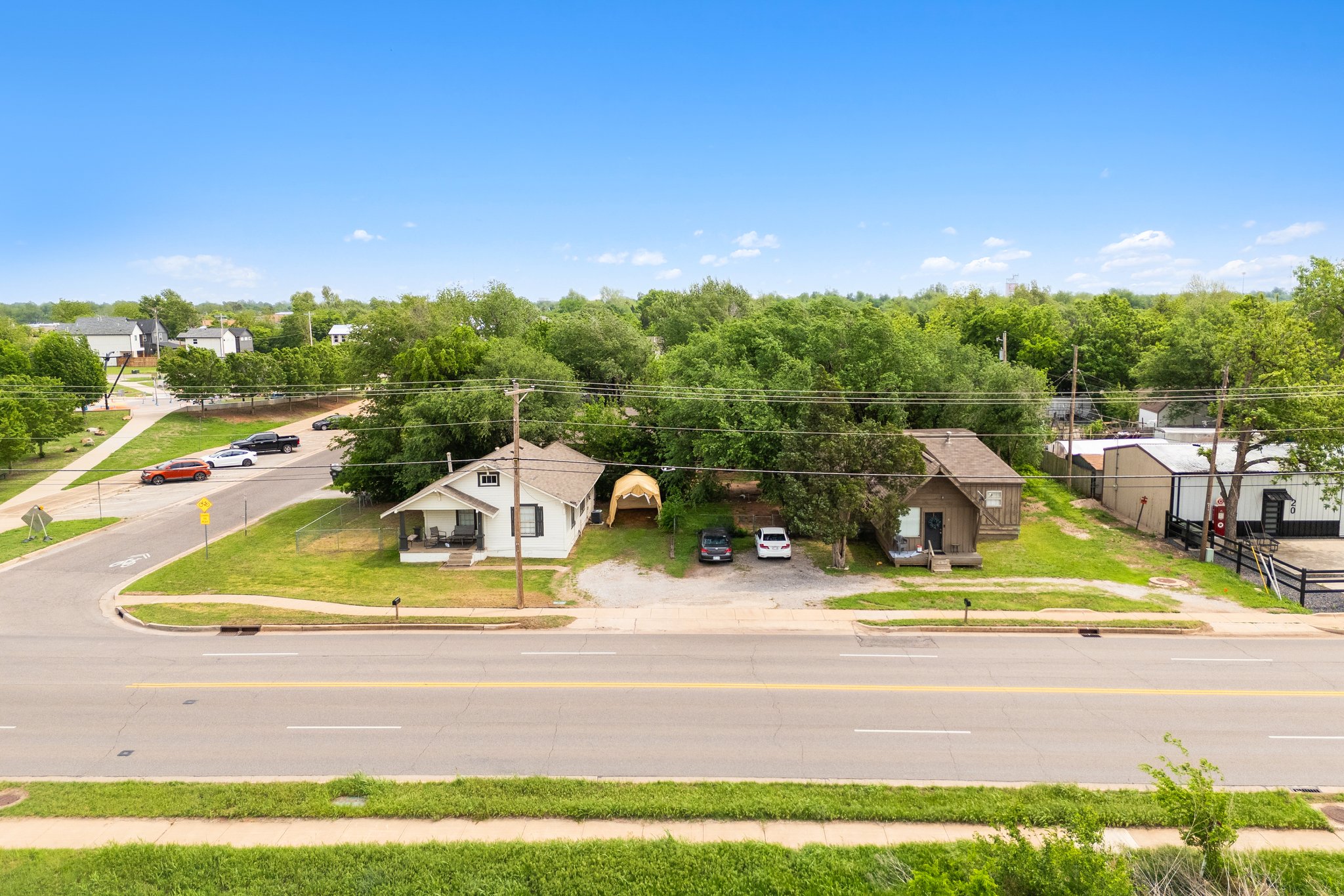 W Main St _ S Kelly Ave_039.jpg