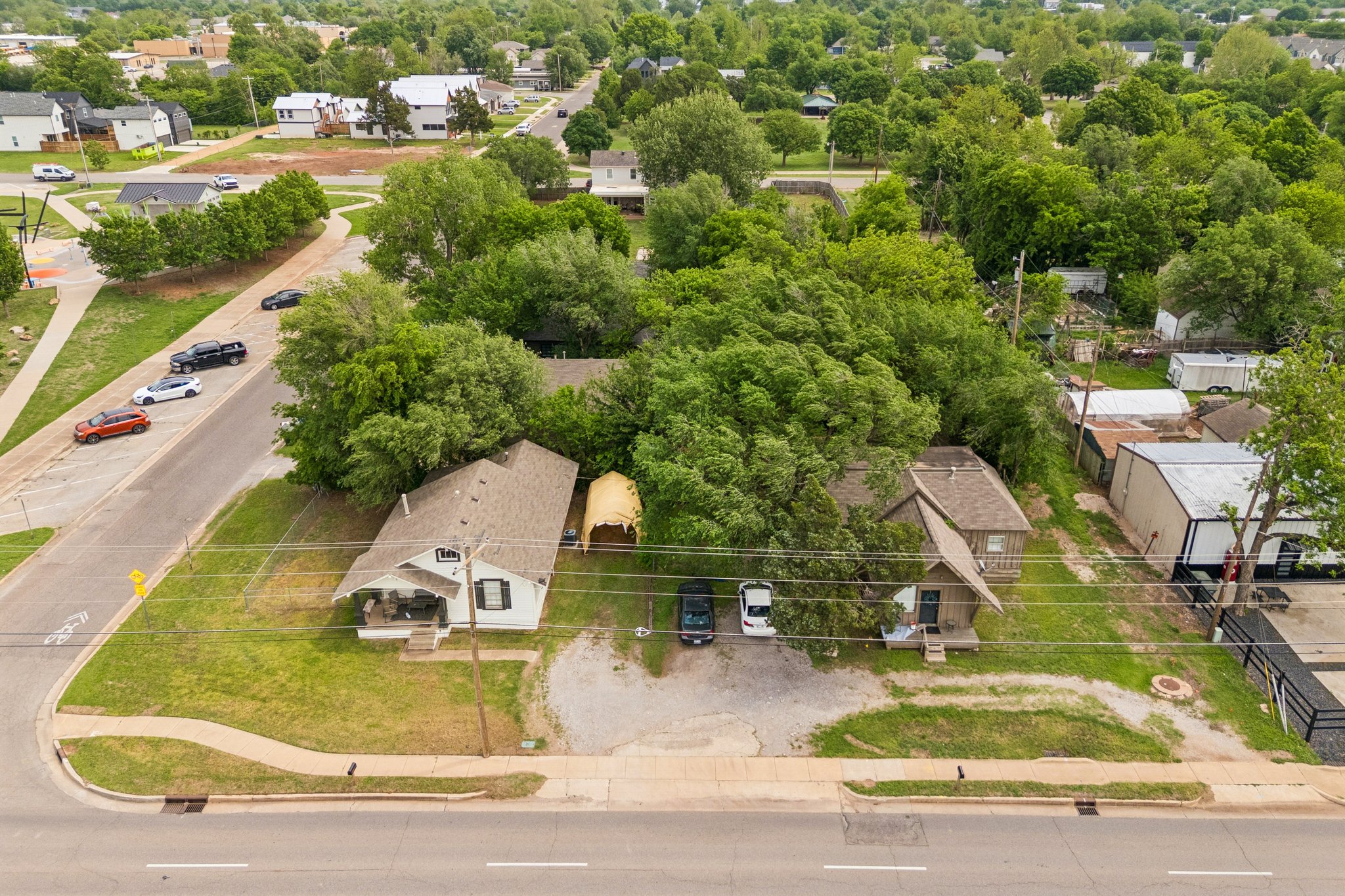 W Main St _ S Kelly Ave_042.jpg
