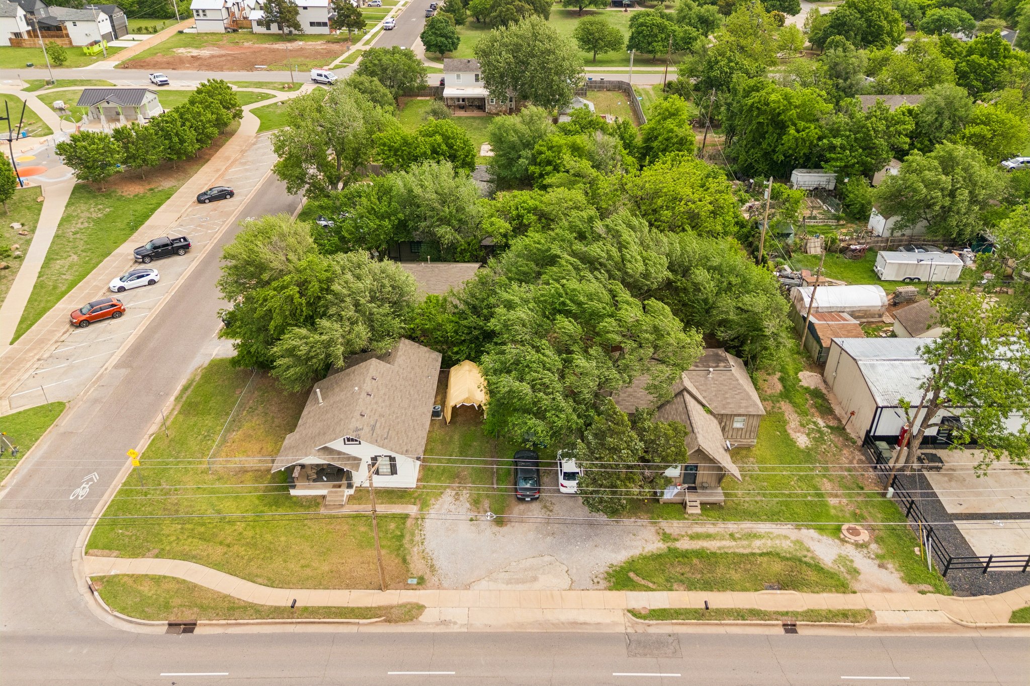 W Main St _ S Kelly Ave_043.jpg