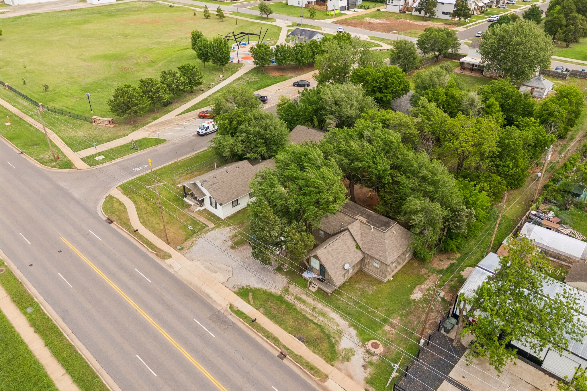 W Main St _ S Kelly Ave_044.jpg