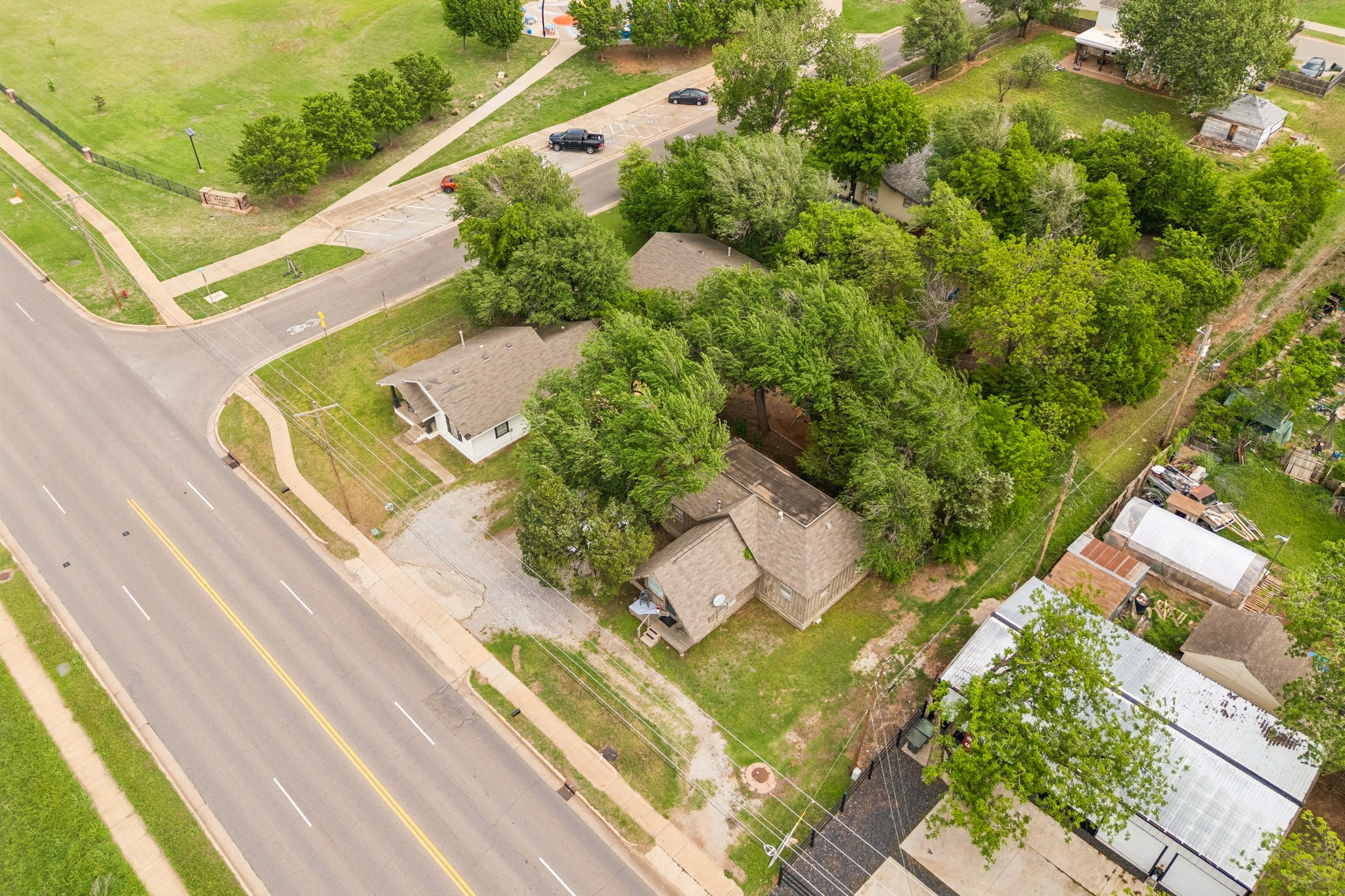 W Main St _ S Kelly Ave_046.jpg