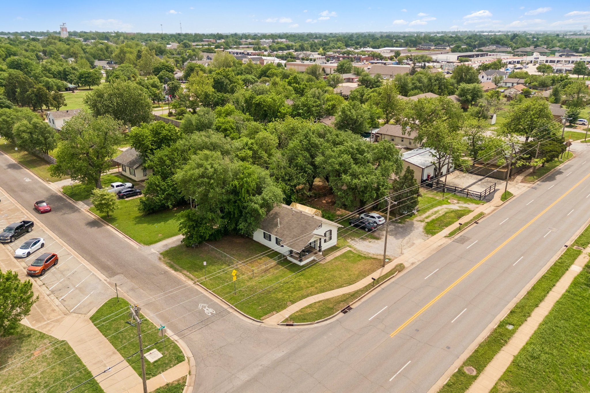 W Main St _ S Kelly Ave_048.jpg