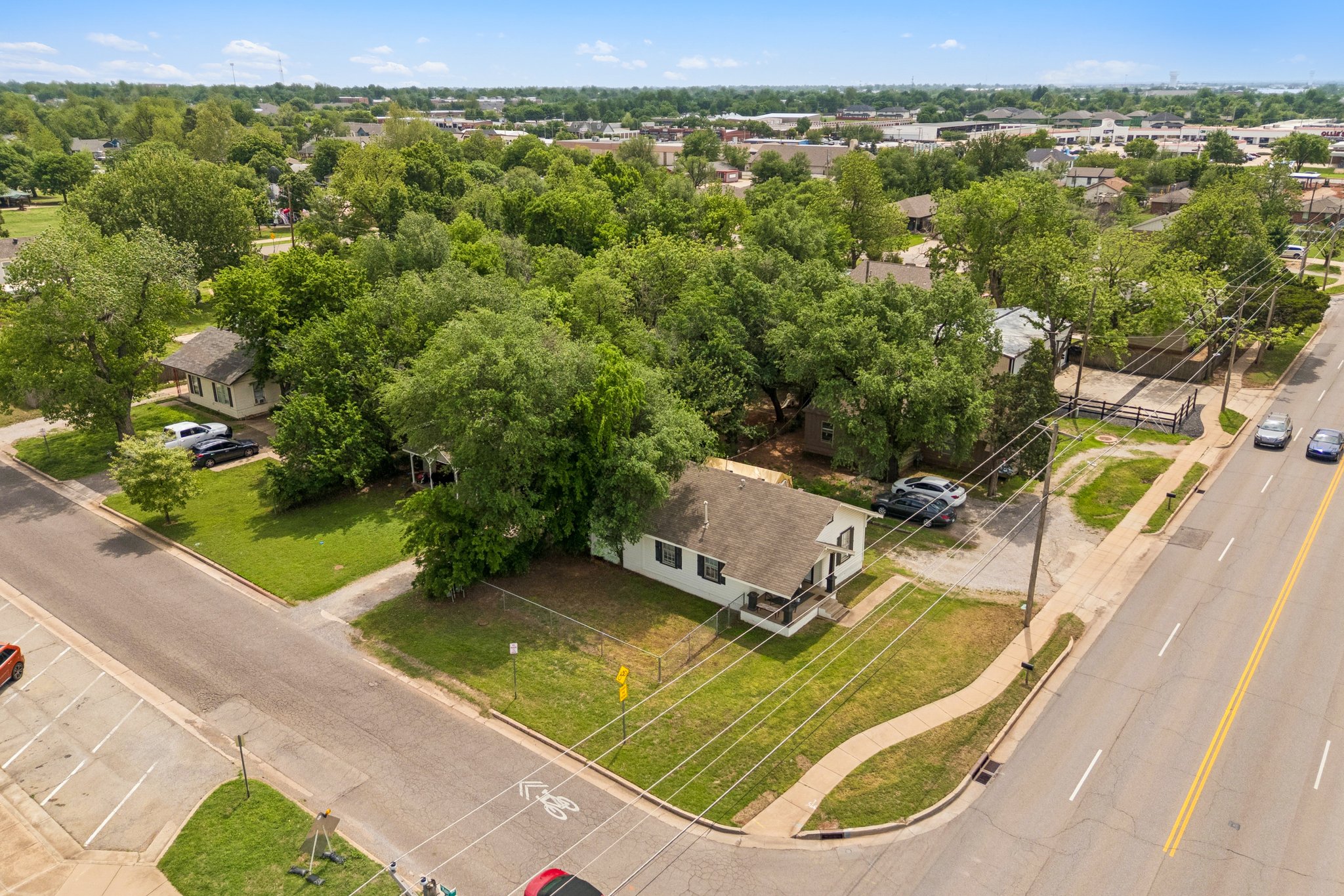 W Main St _ S Kelly Ave_049.jpg