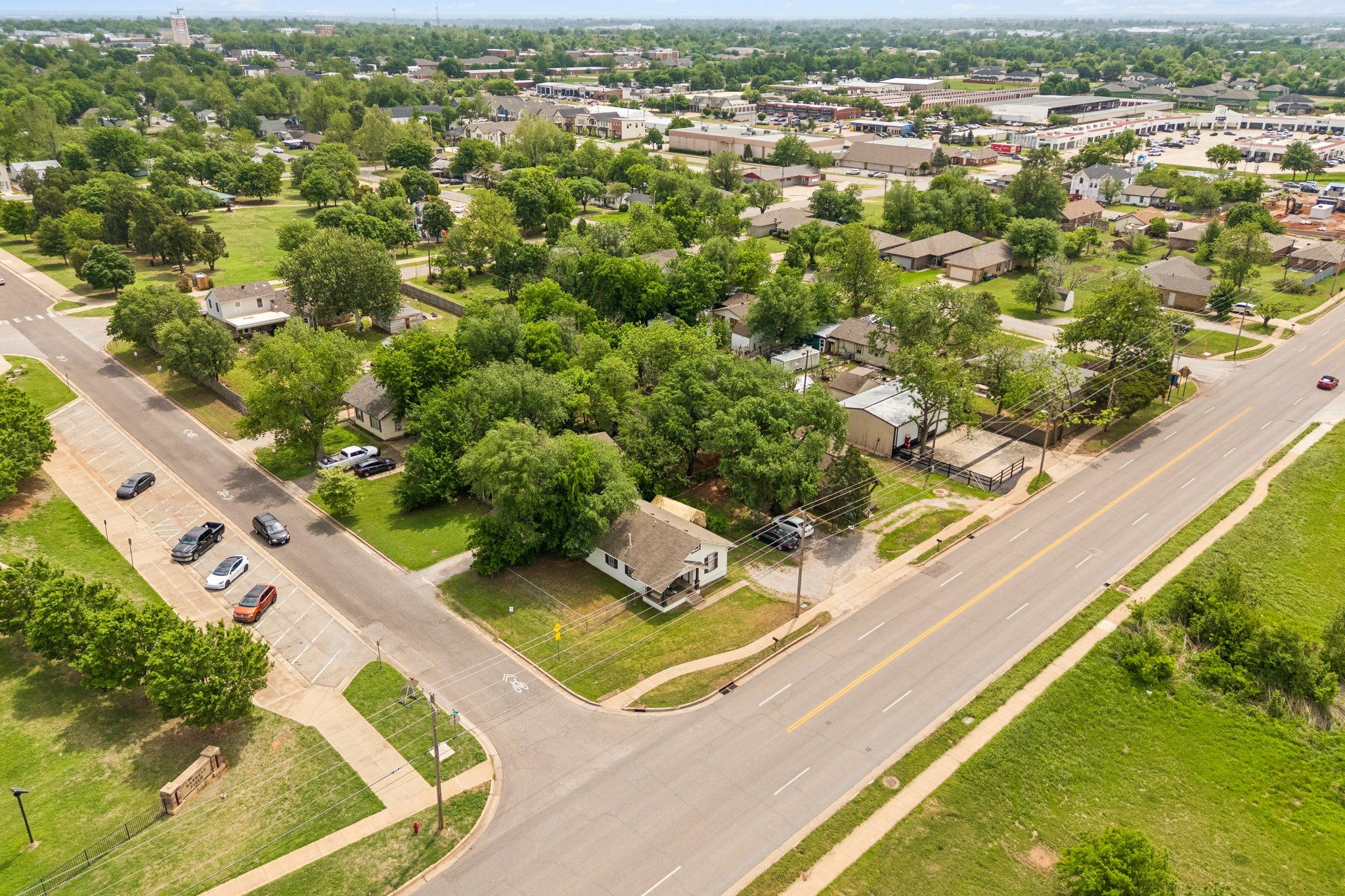 W Main St _ S Kelly Ave_052.jpg
