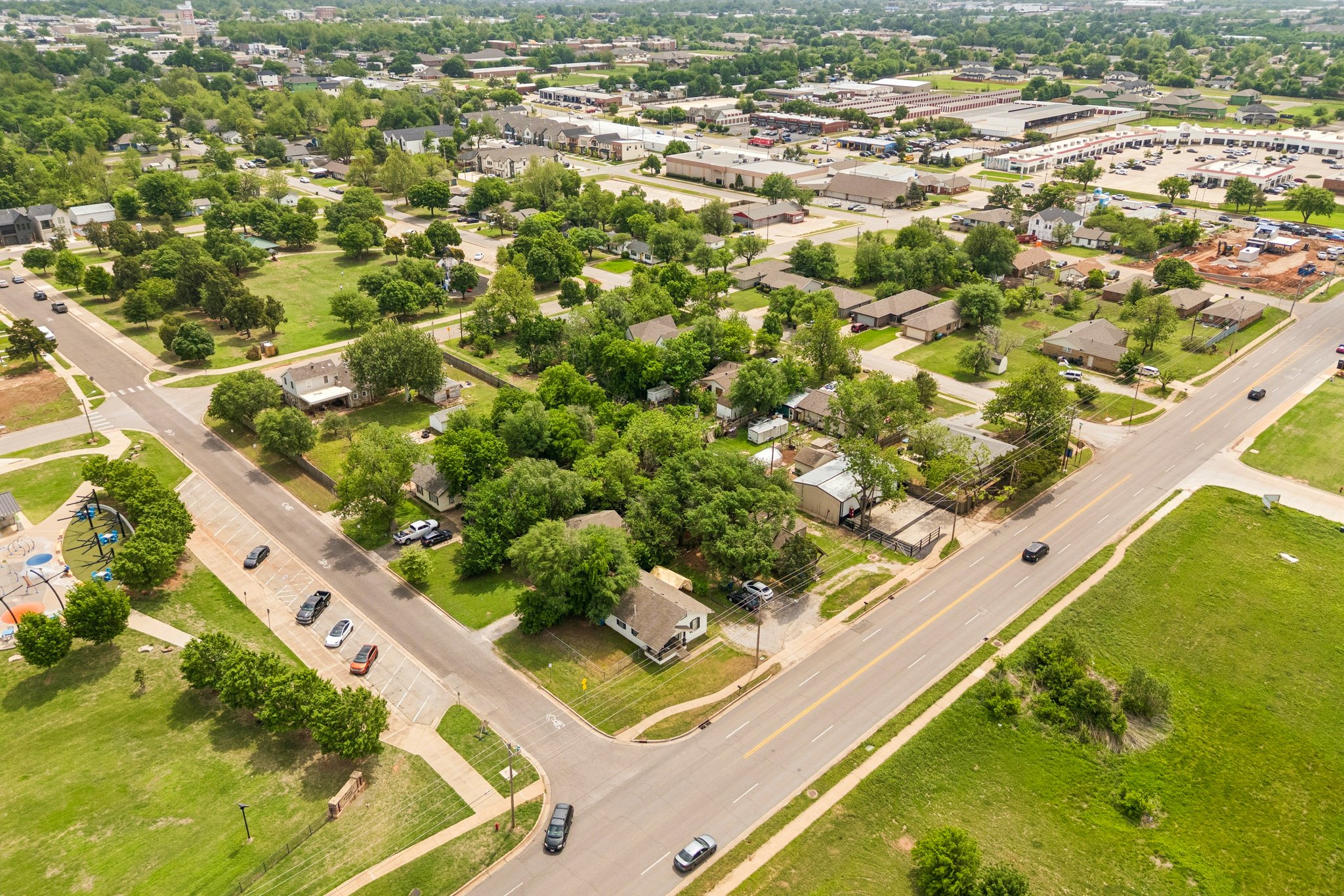 W Main St _ S Kelly Ave_053.jpg