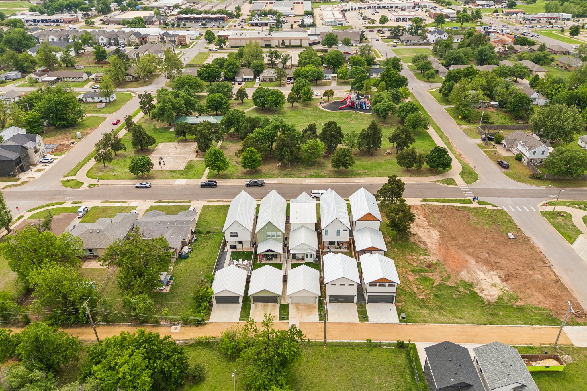 W Main St _ S Kelly Ave_073.jpg