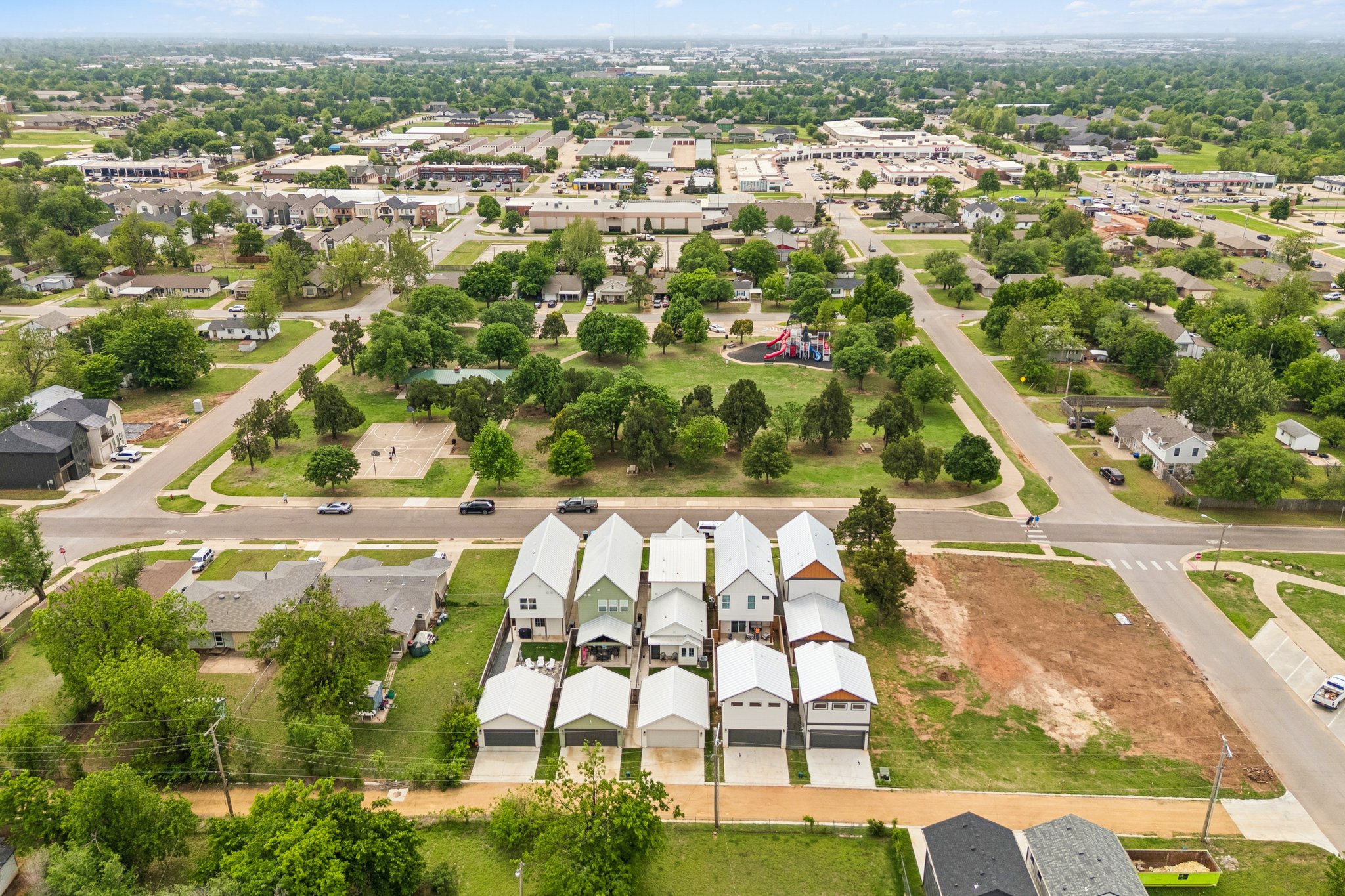 W Main St _ S Kelly Ave_074.jpg