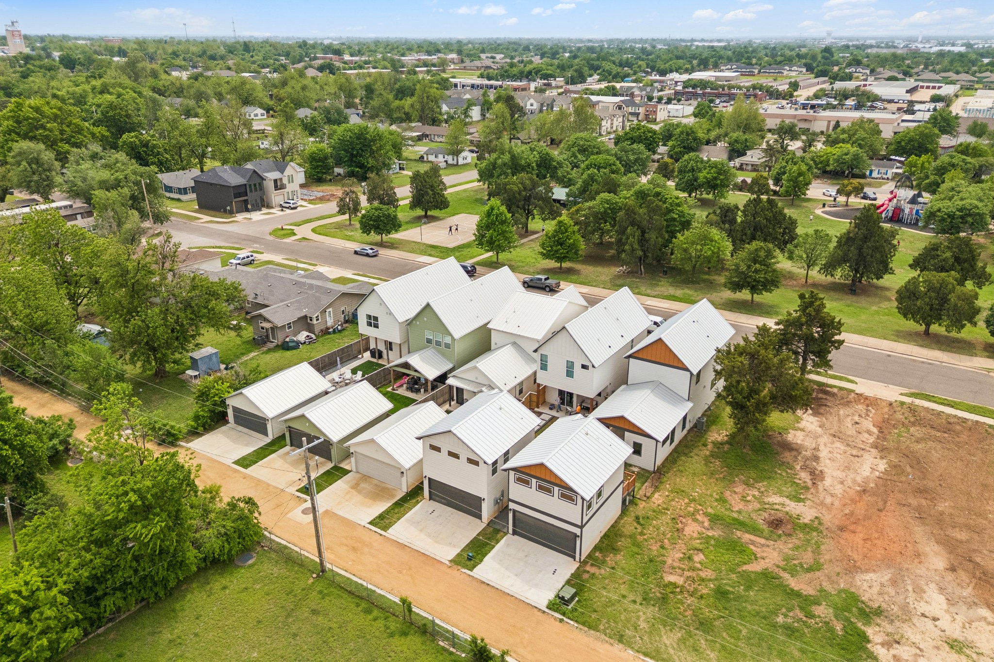 W Main St _ S Kelly Ave_078.jpg