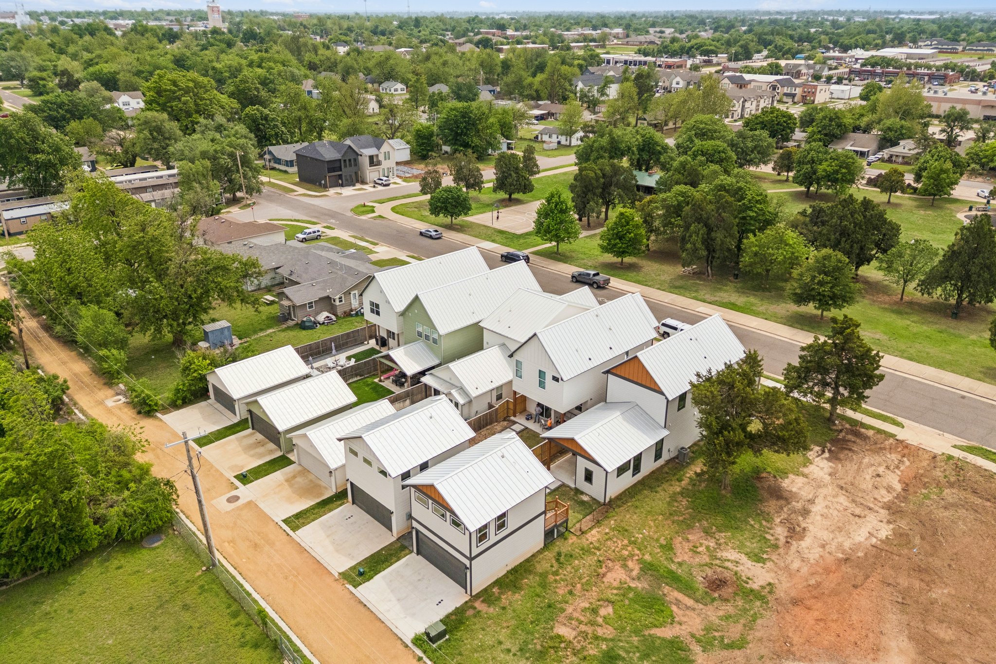 W Main St _ S Kelly Ave_079.jpg